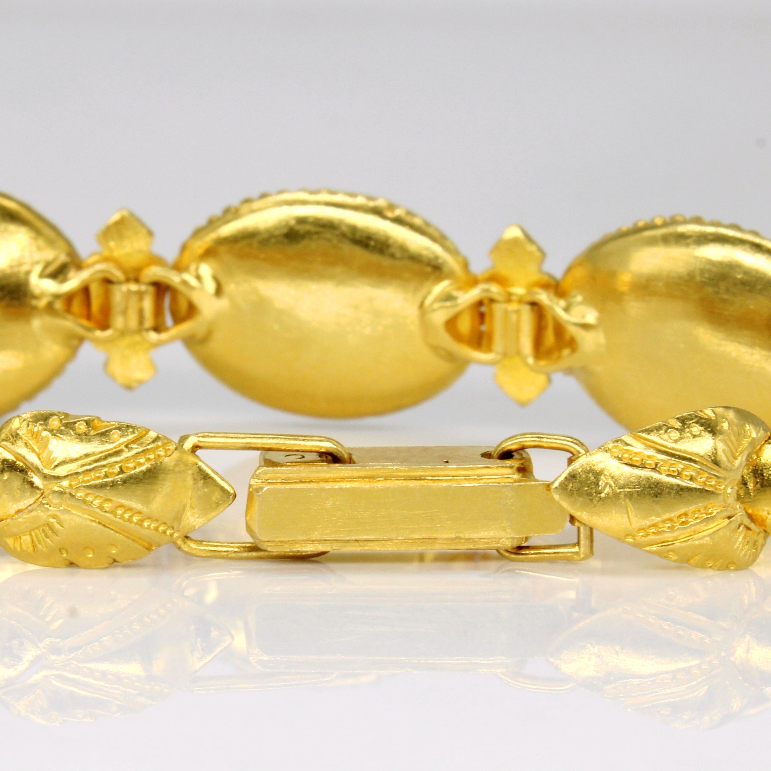 Jadeite 22k Bracelet | 18.00ctw | 6" |