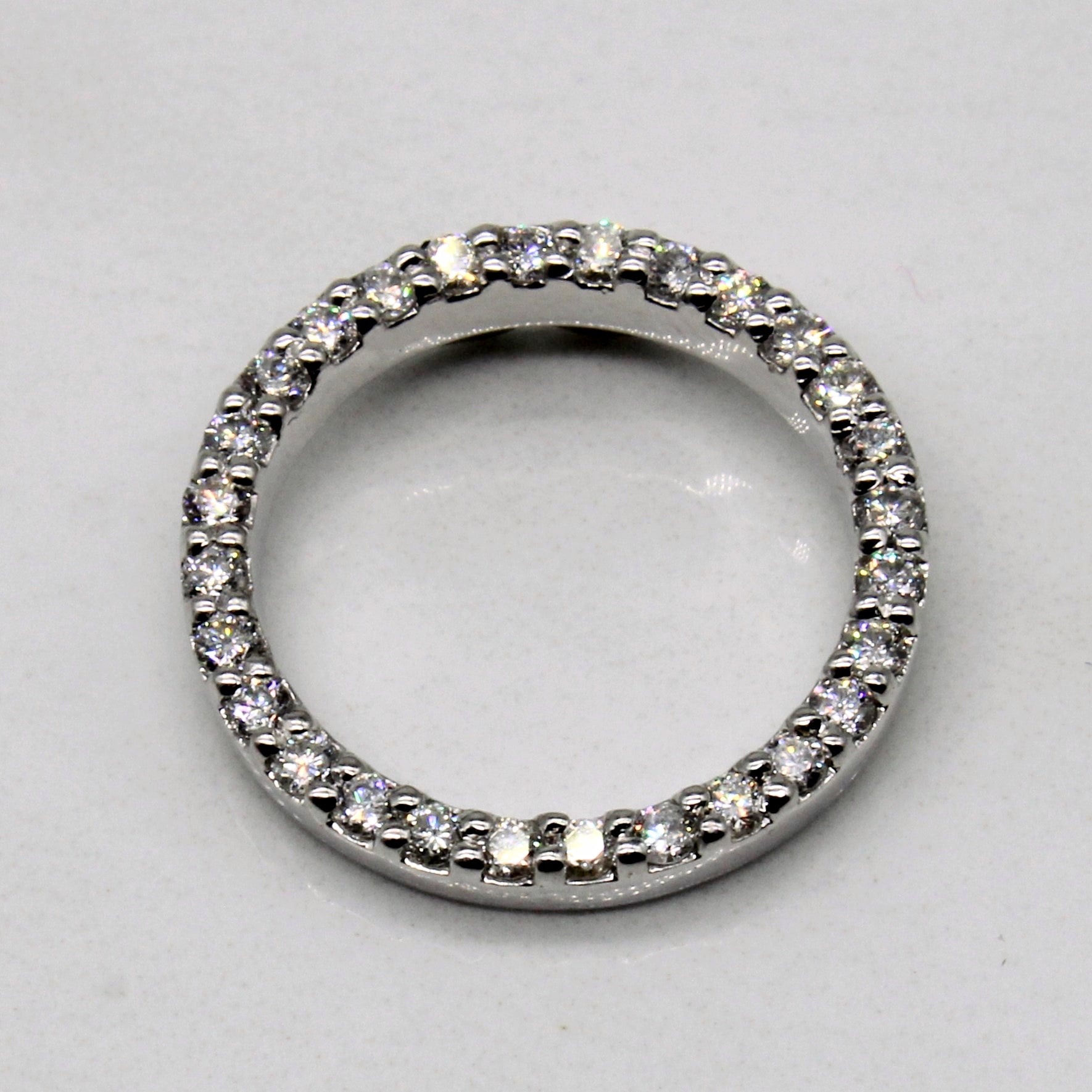 Pendentif cercle en diamant | 0,42 ct |