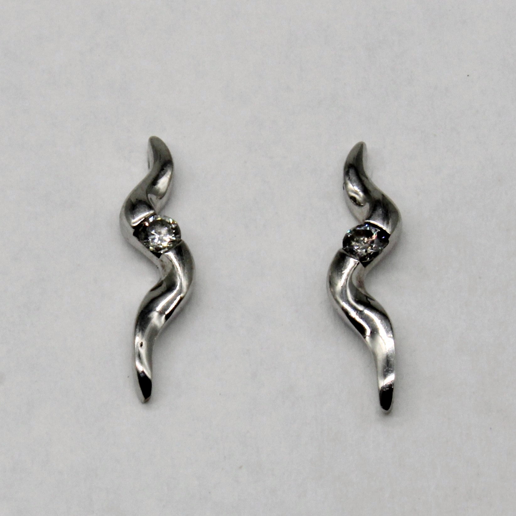 Diamond 10k Earrings | 0.06ctw |