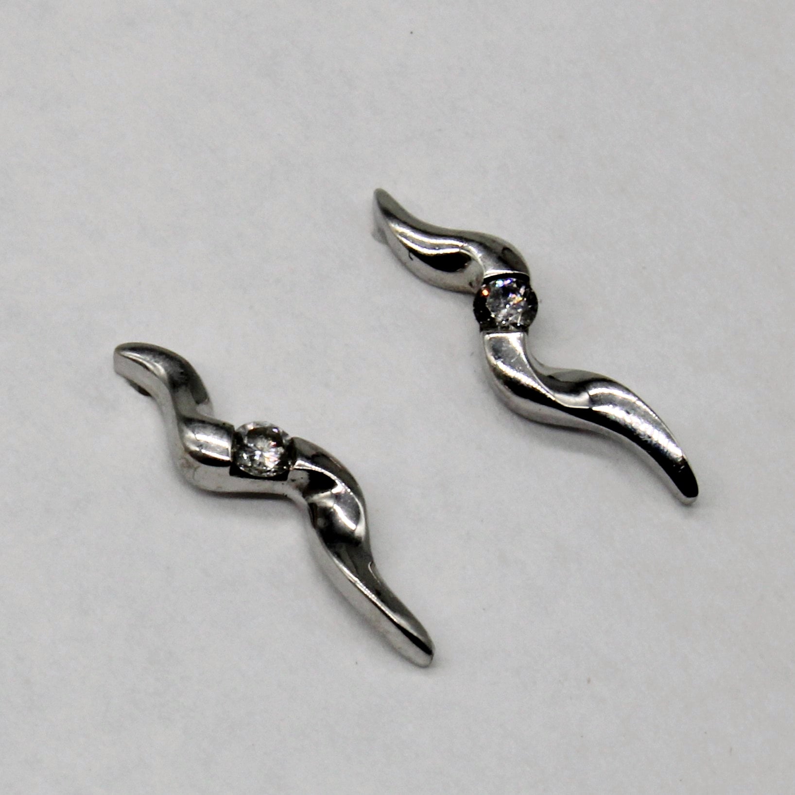 Diamond 10k Earrings | 0.06ctw |