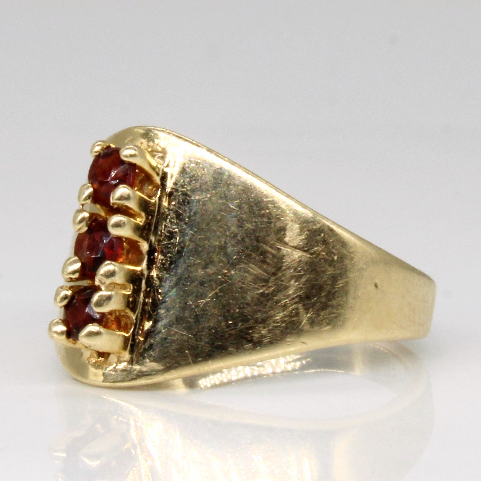 Bague en grenat en forme de colonne | 0,12 ct | Taille 2 |