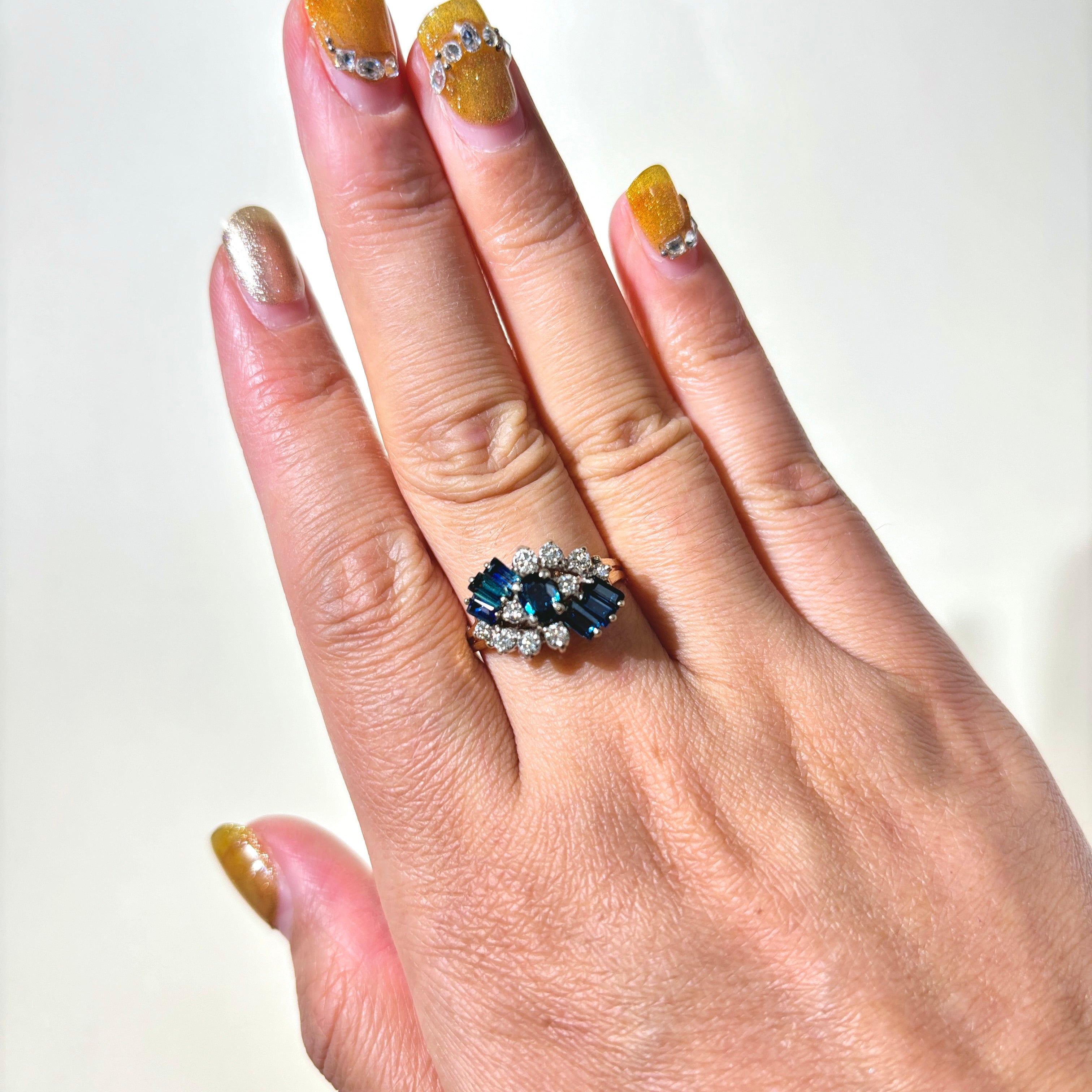 Bague cocktail en or 14 carats sertie de saphirs et de diamants | 1,03 ct, 0,25 ct | Taille 8