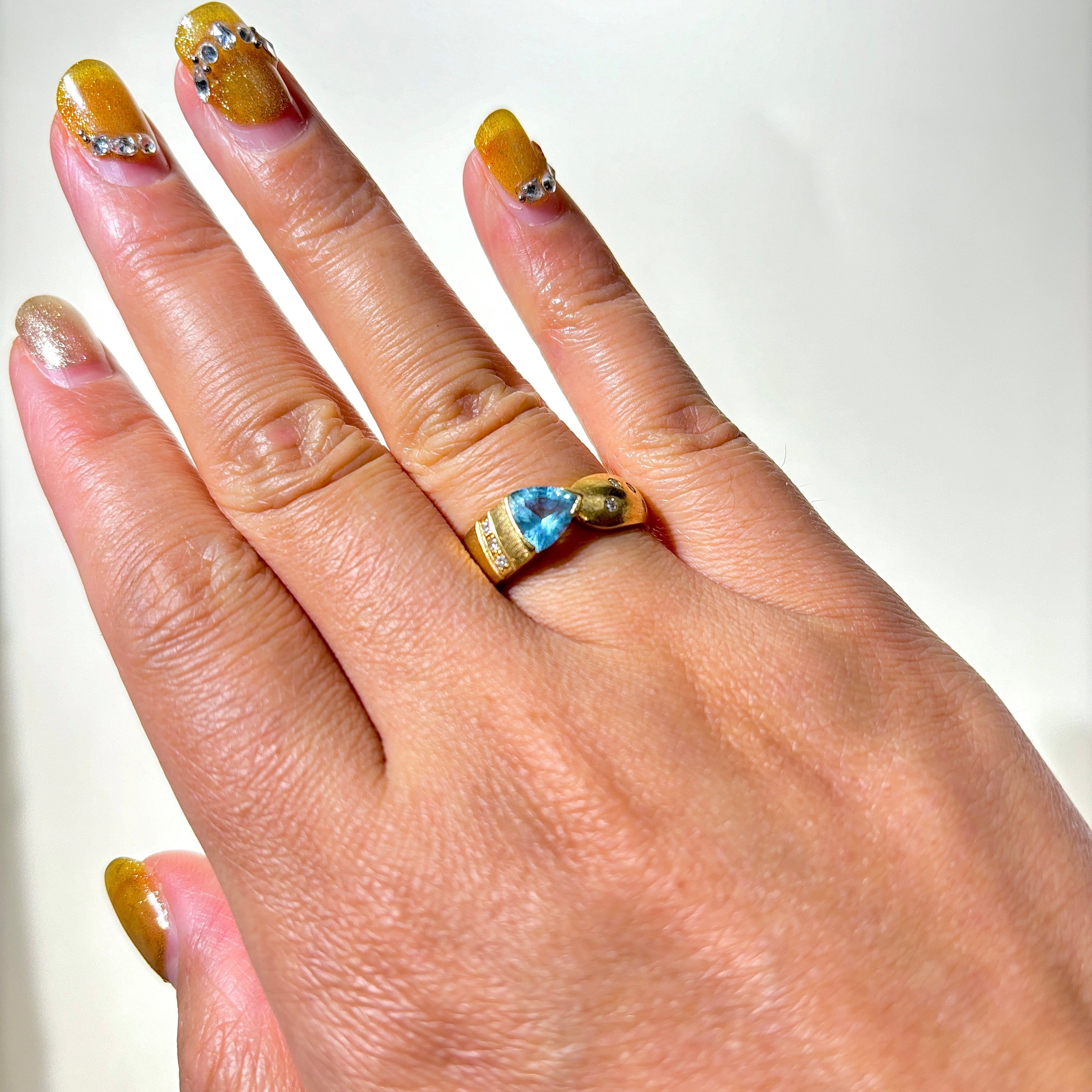 18K Aquamarine & Diamond Ring | 0.84ct, 0.12ctw | SZ 8