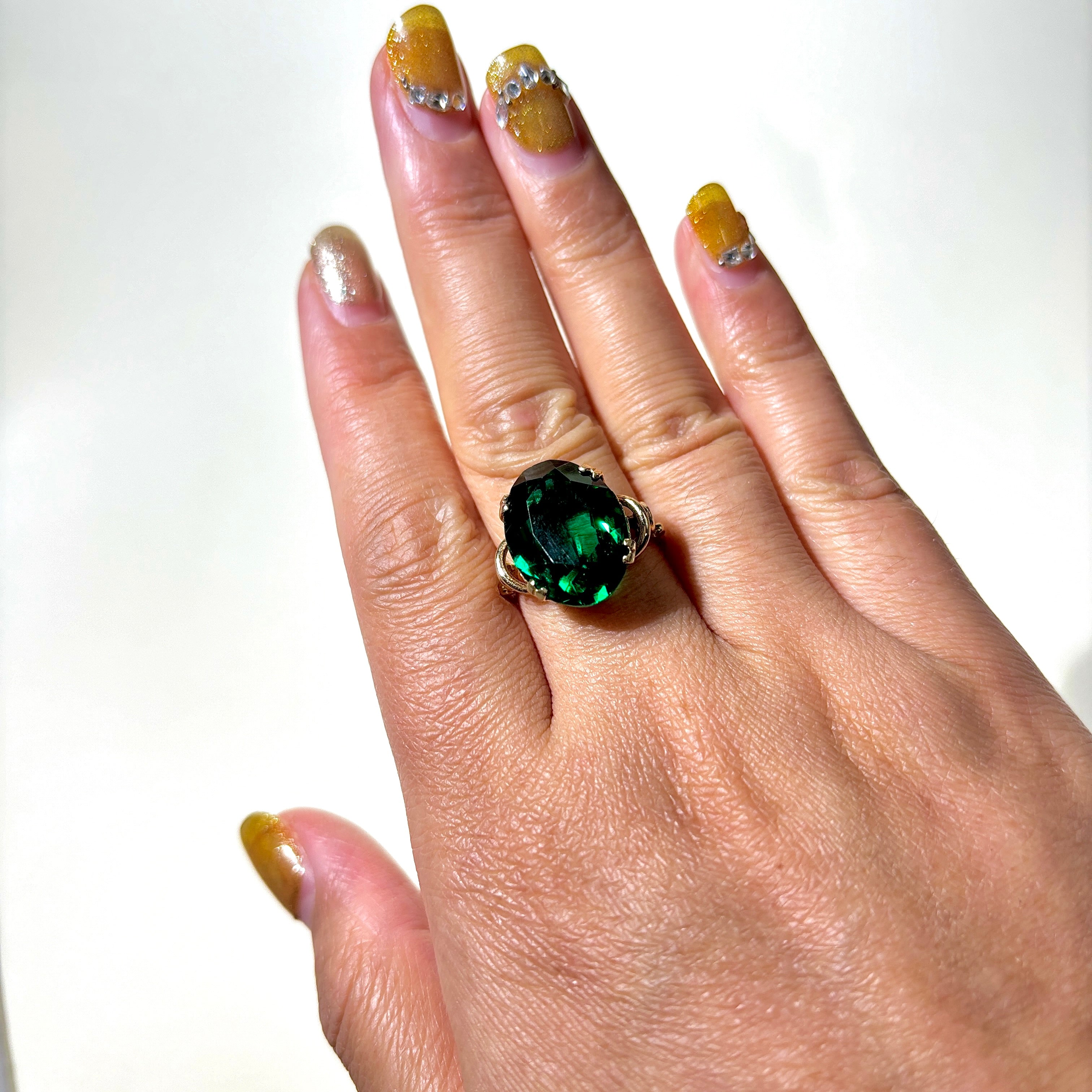 10k Yellow Gold Green Glass Cocktail Ring | SZ 7.5
