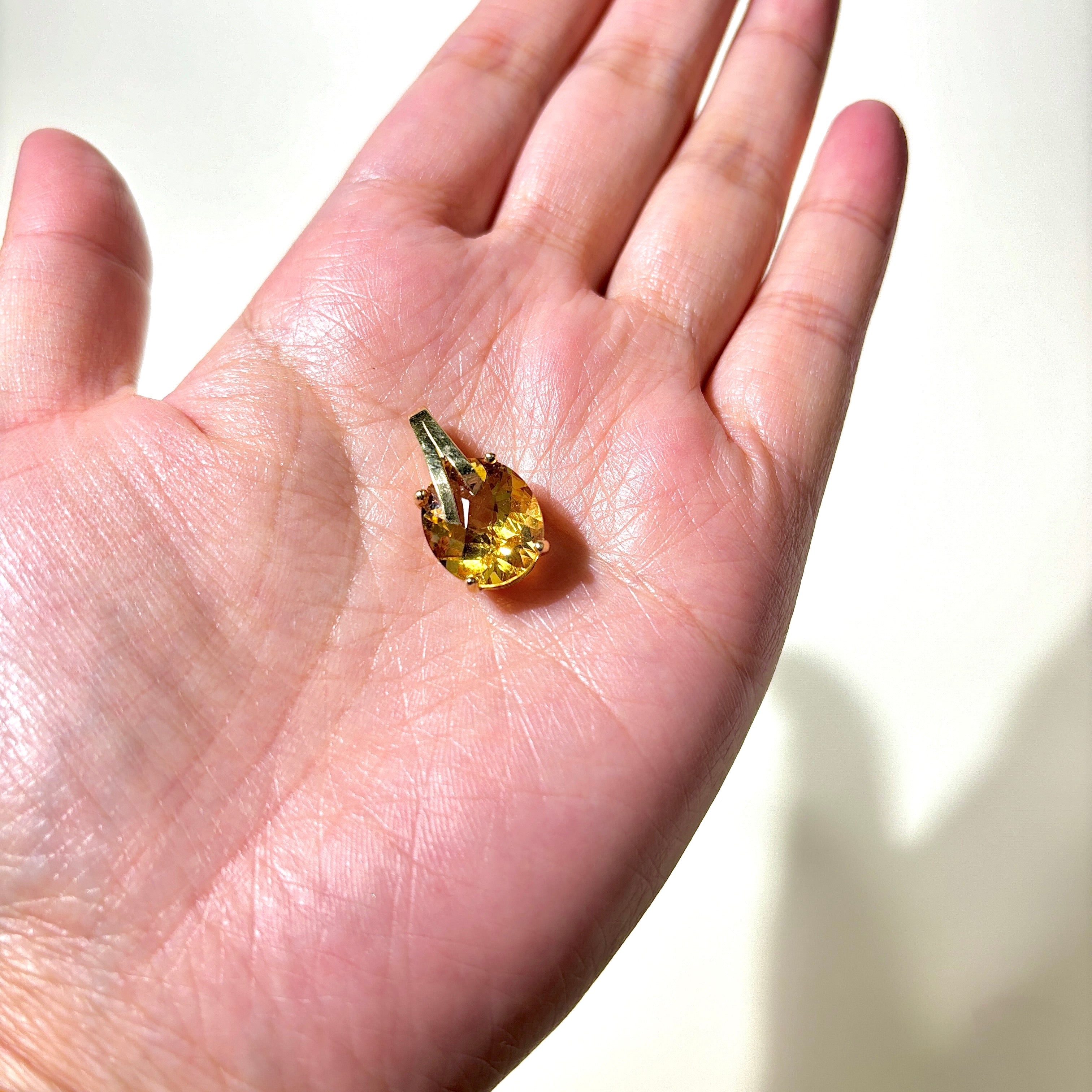 14K Oval Cut Citrine Pendant | 6.71ct