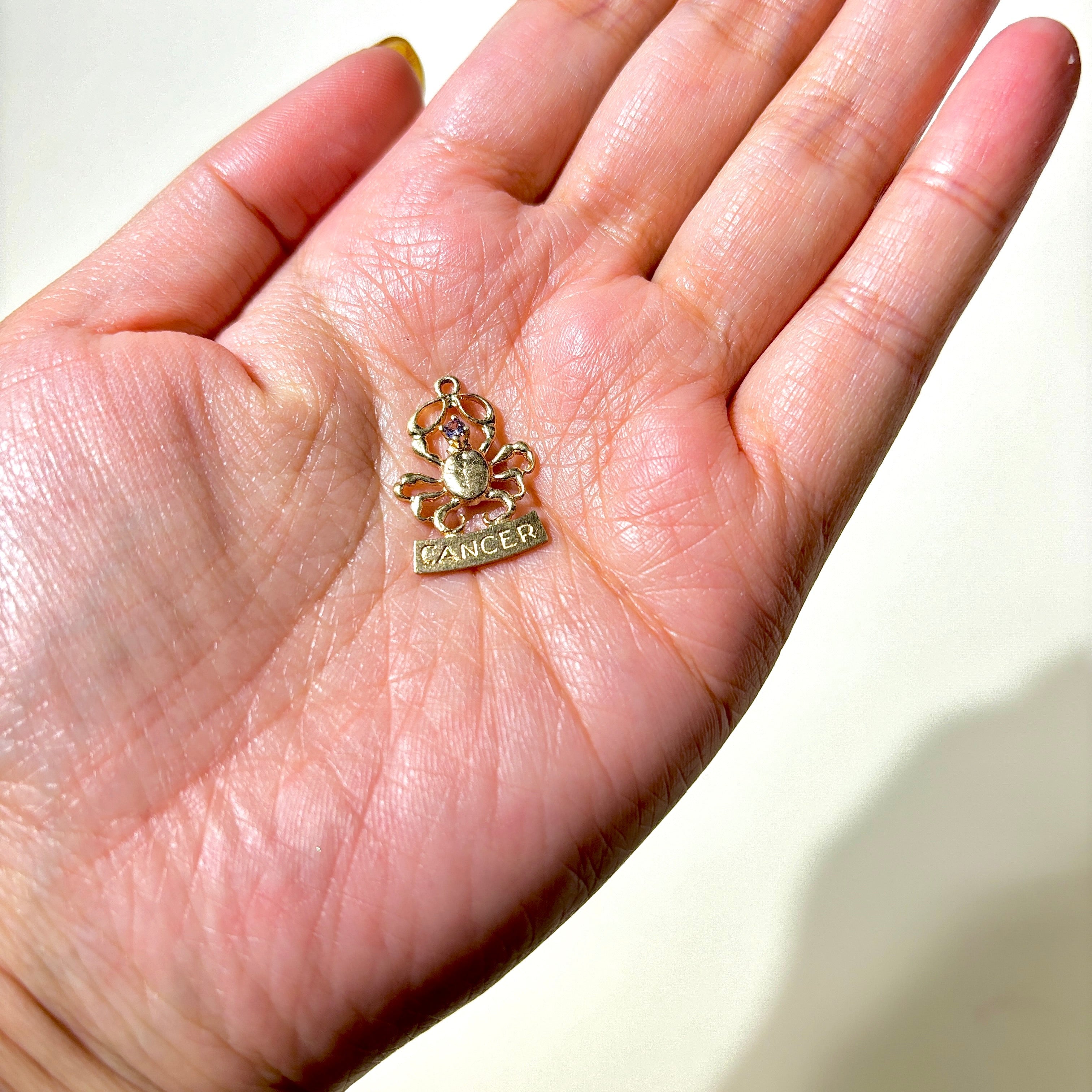 10K Synthetic Alexandrite Cancer Zodiac Pendant | 0.05ct