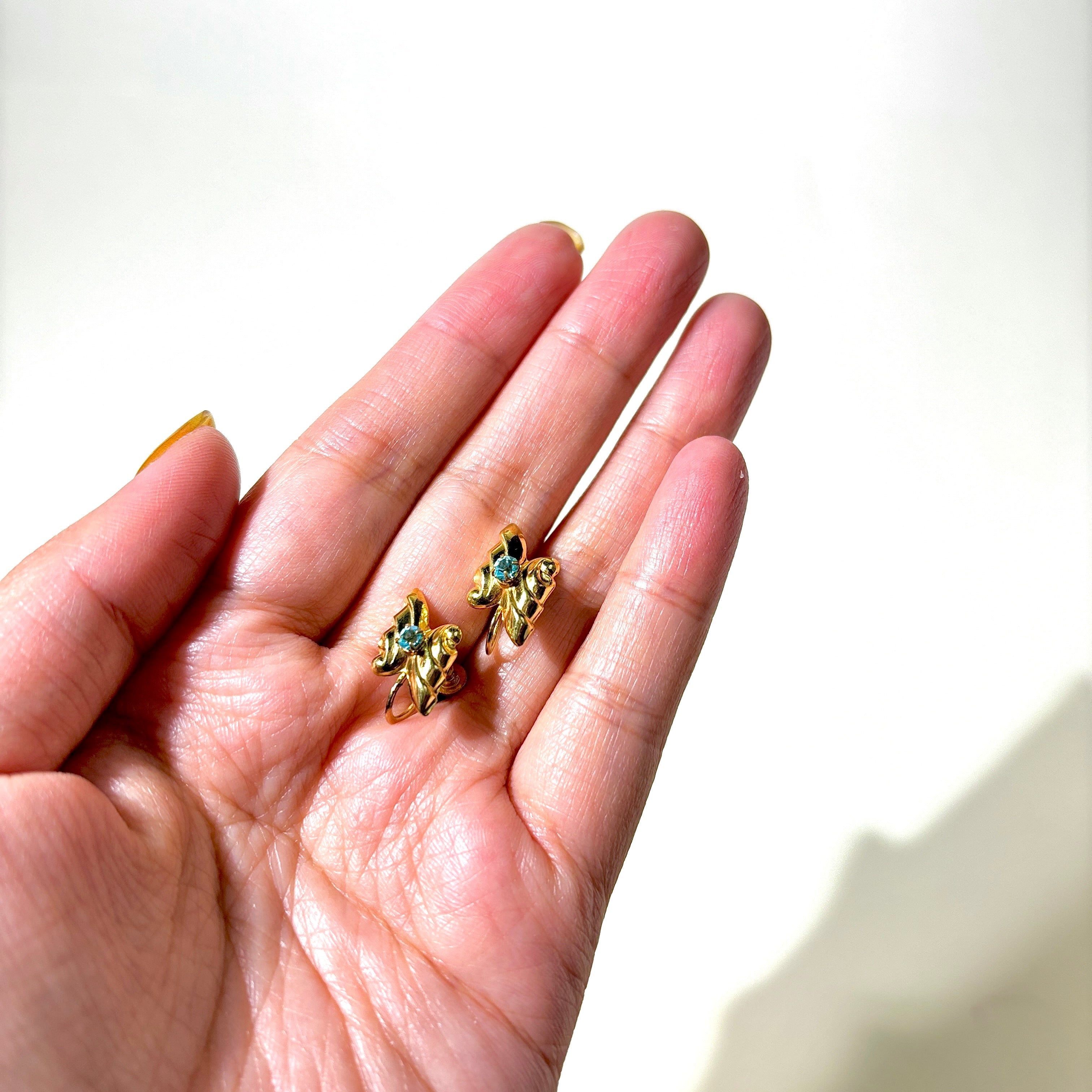 10K Light Blue Stone Abstract Screw Clip On Earrings