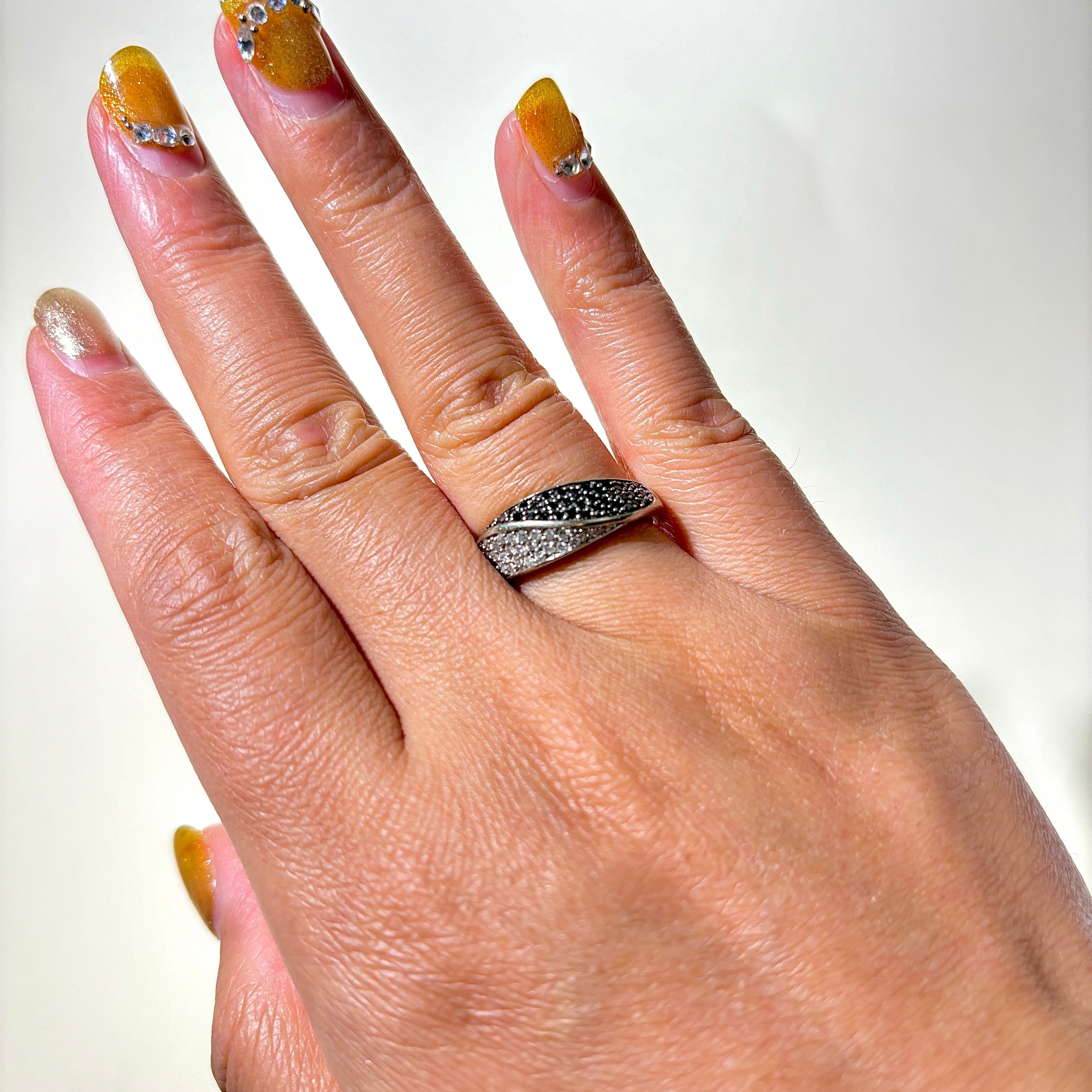 Black & White Diamond Wave Design Ring | 0.36ctw, 0.36ctw | SZ 6.5