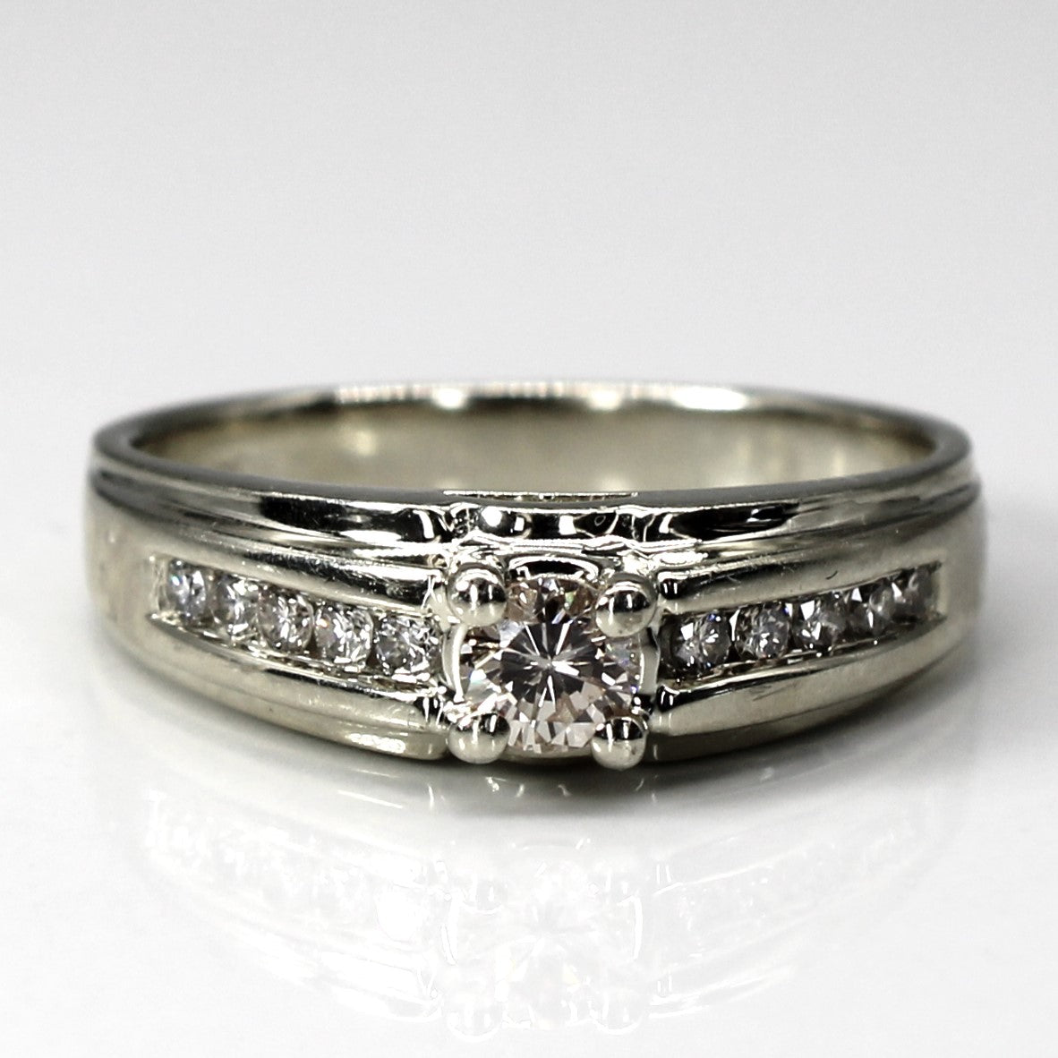 Solitaire with Accents Diamond Ring | 0.29ctw | SZ 7 |