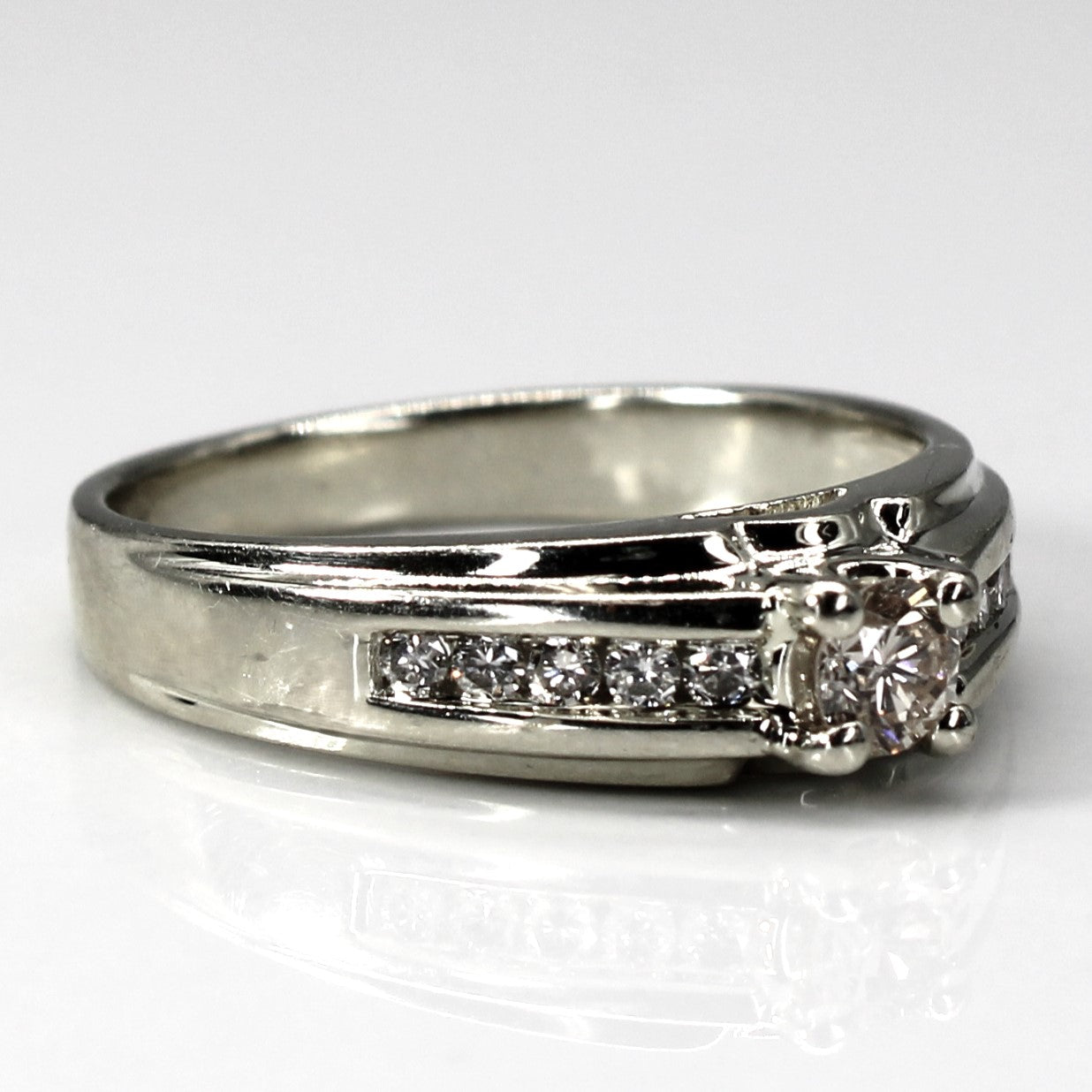 Solitaire with Accents Diamond Ring | 0.29ctw | SZ 7 |
