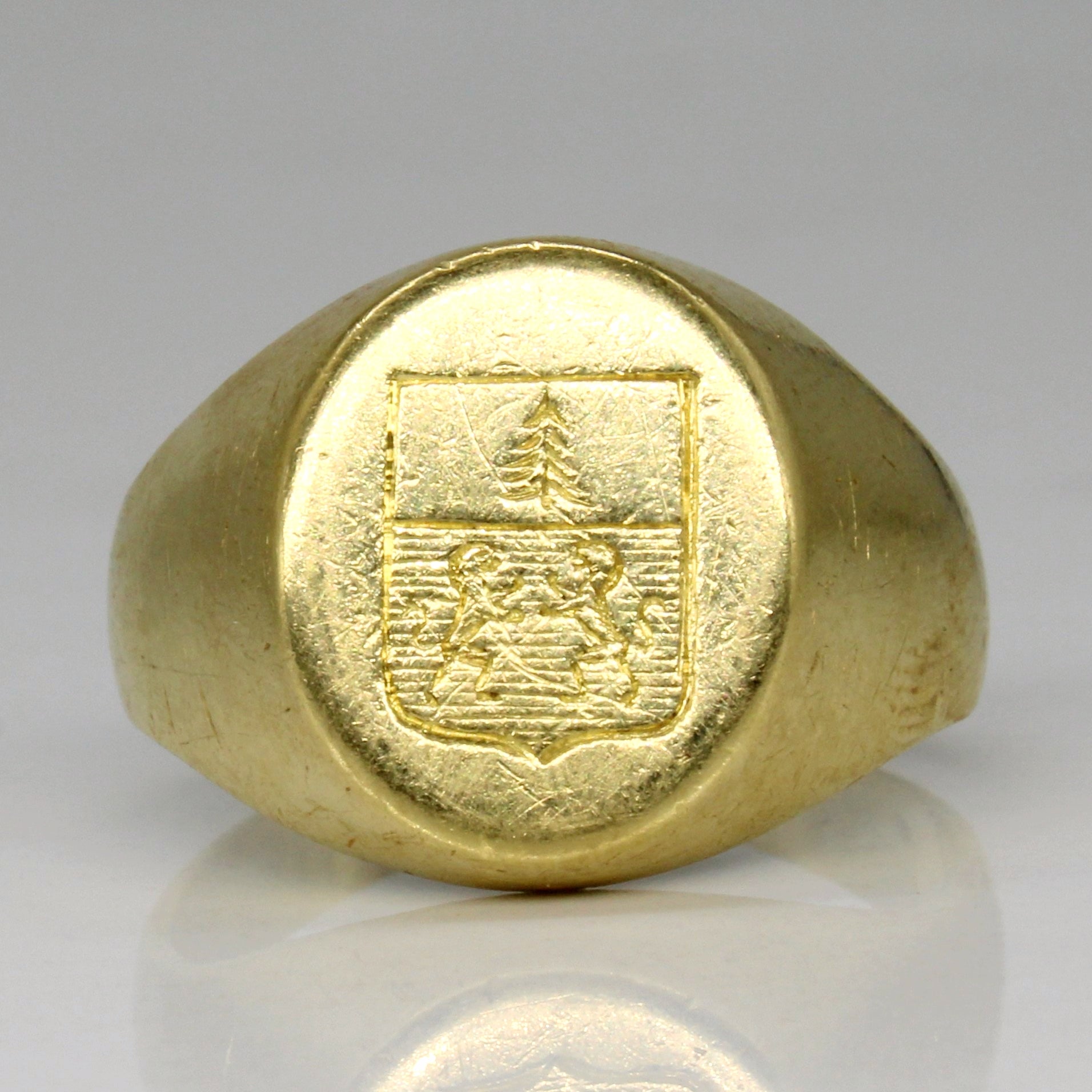 Bague en or jaune 18 carats avec blason familial | Taille 8,25 |