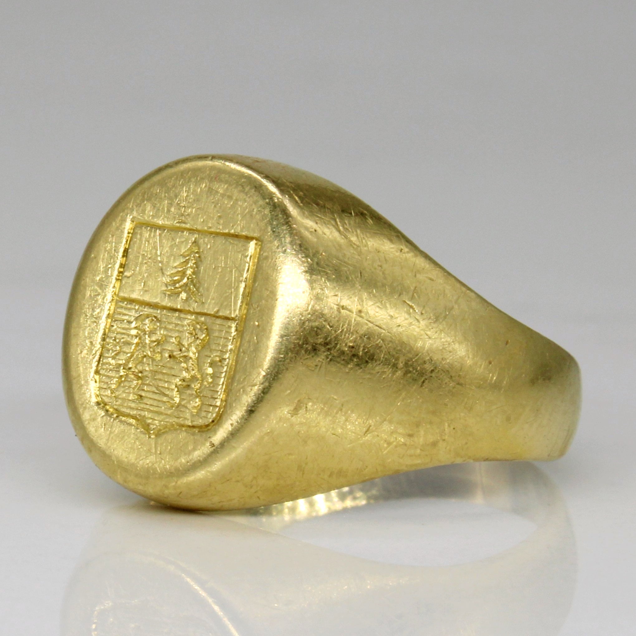 Bague en or jaune 18 carats avec blason familial | Taille 8,25 |