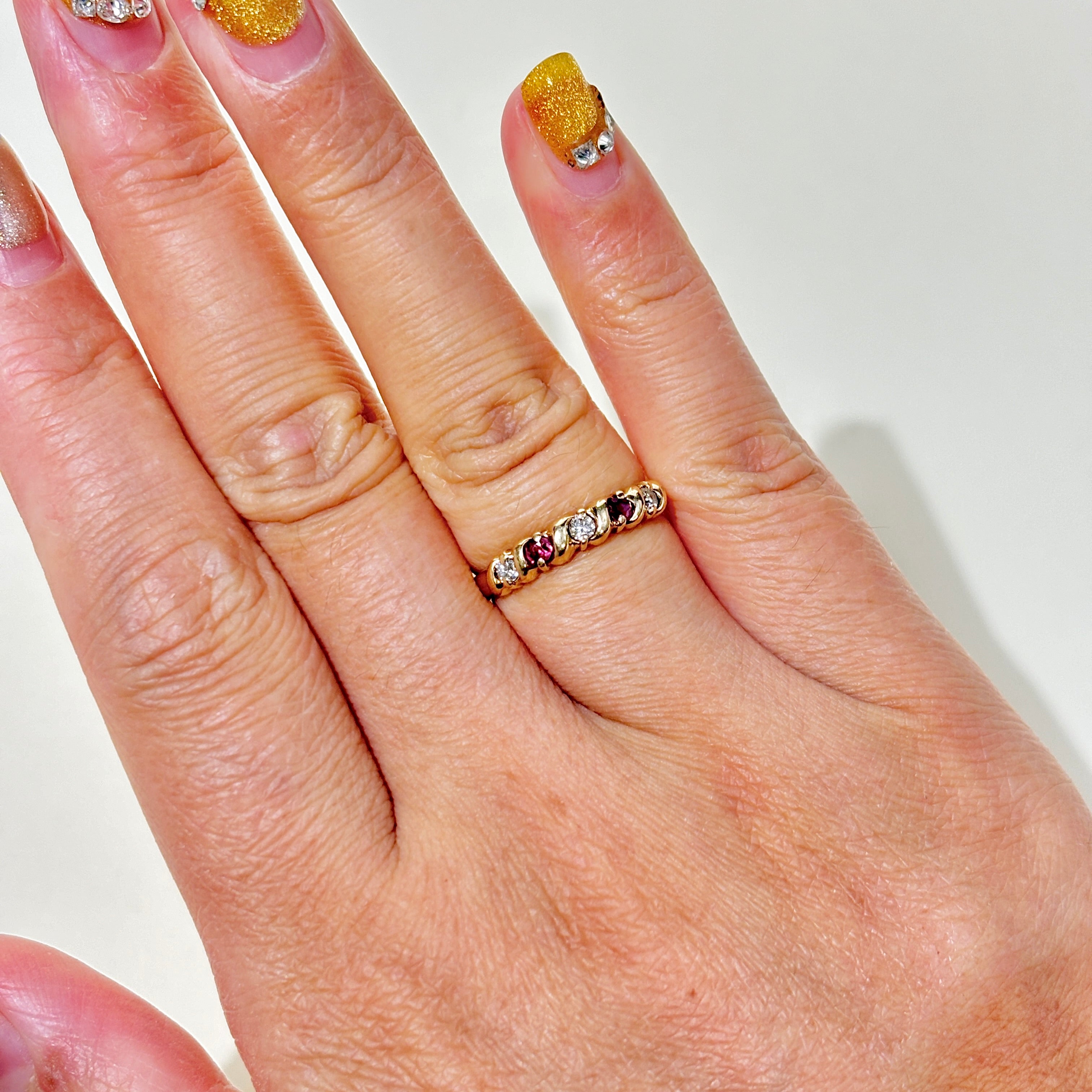 14K Yellow Gold Ruby & Diamond Ring | 0.13ctw, 0.12ctw | SZ 6 |