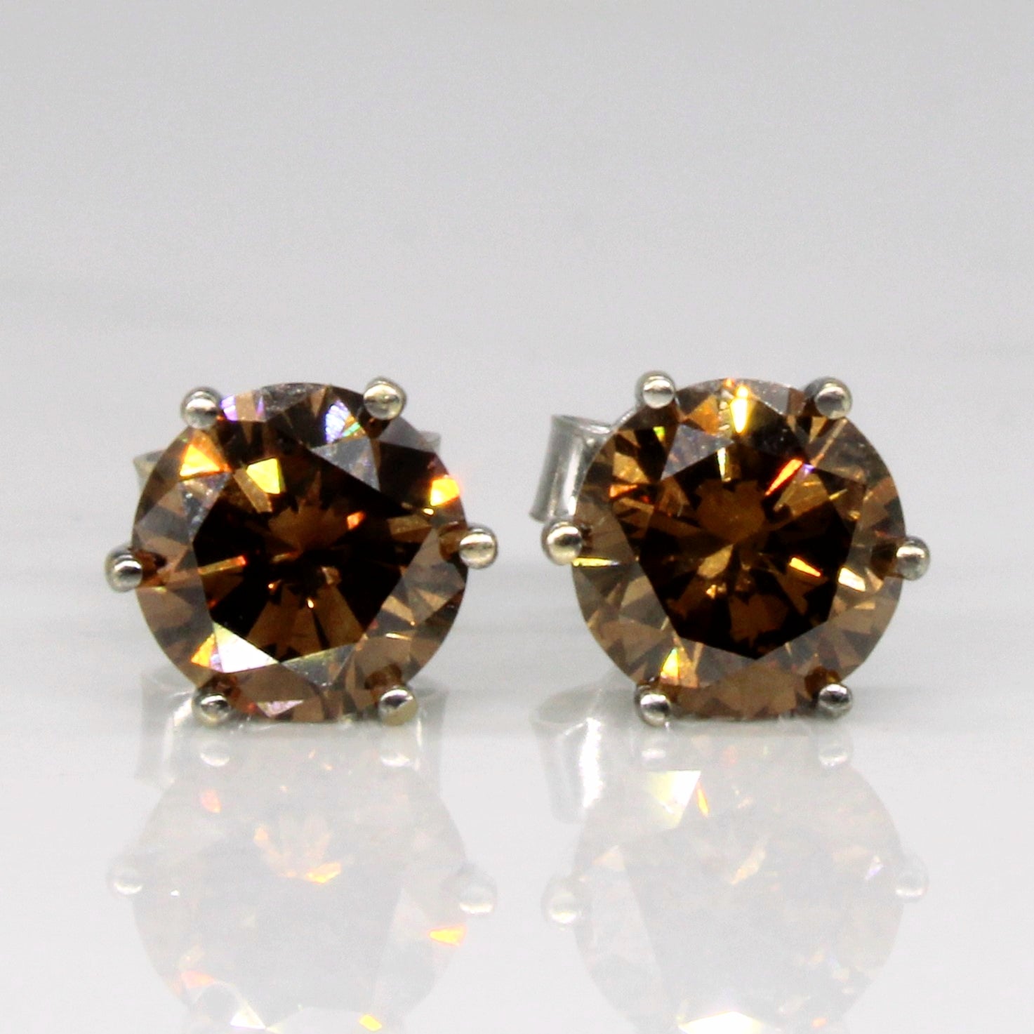 Boucles d'oreilles puces en diamant brun vif | 2,00 ct |