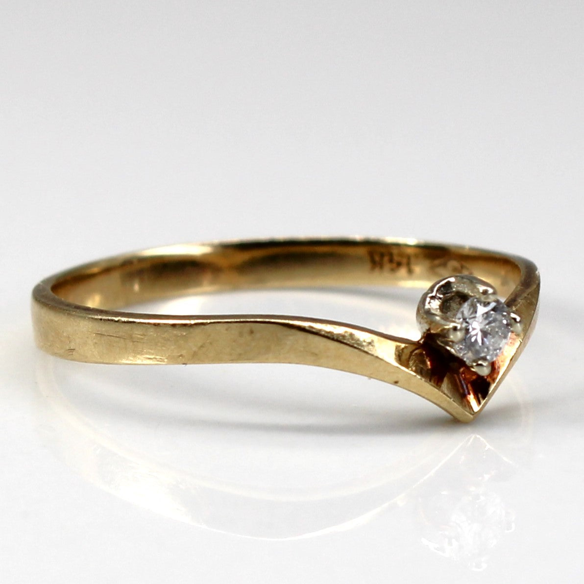 Chevron Diamond Ring | 0.06ct | SZ 7 |