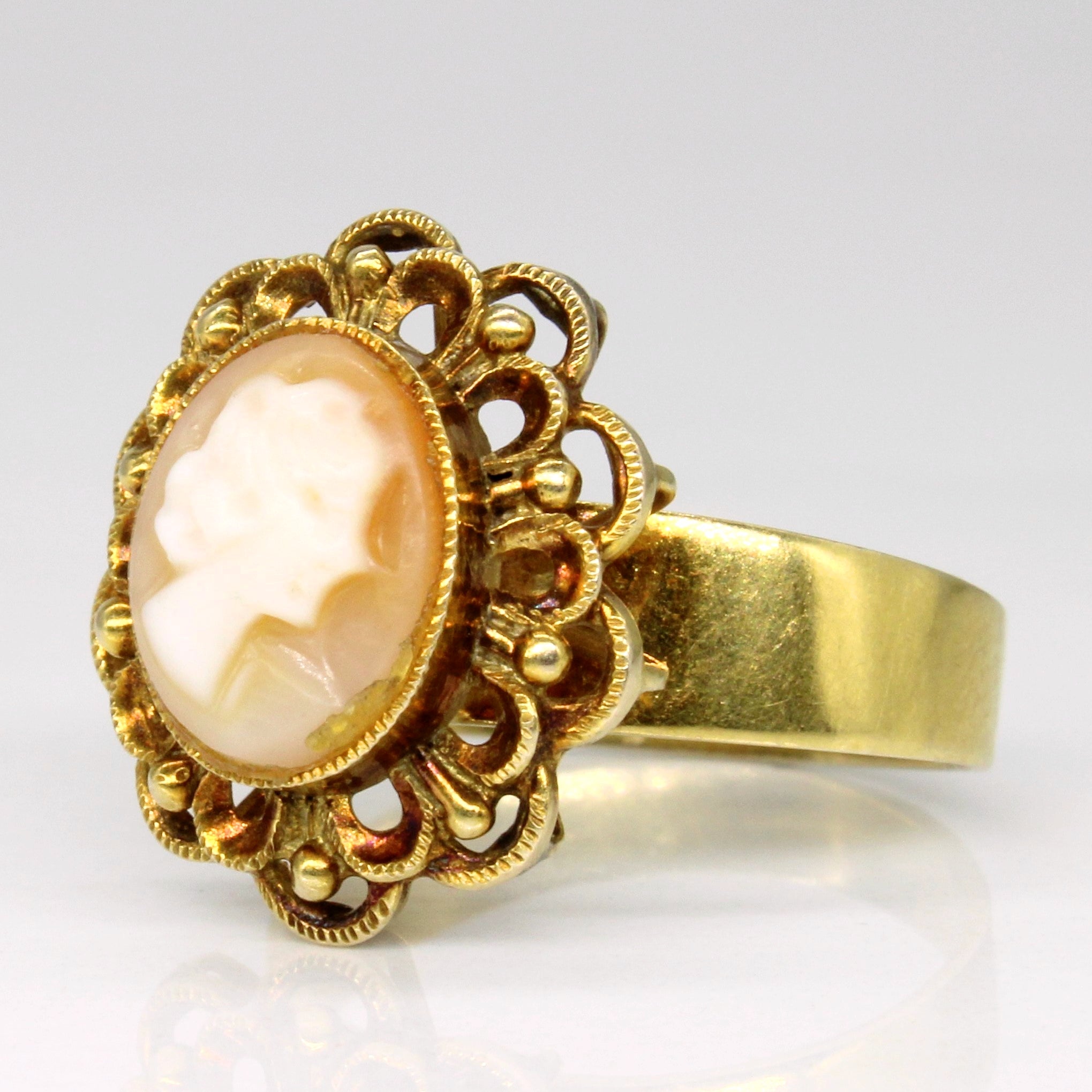 Seashell Cameo Cocktail Ring | 2.00ct | SZ 5.5 |