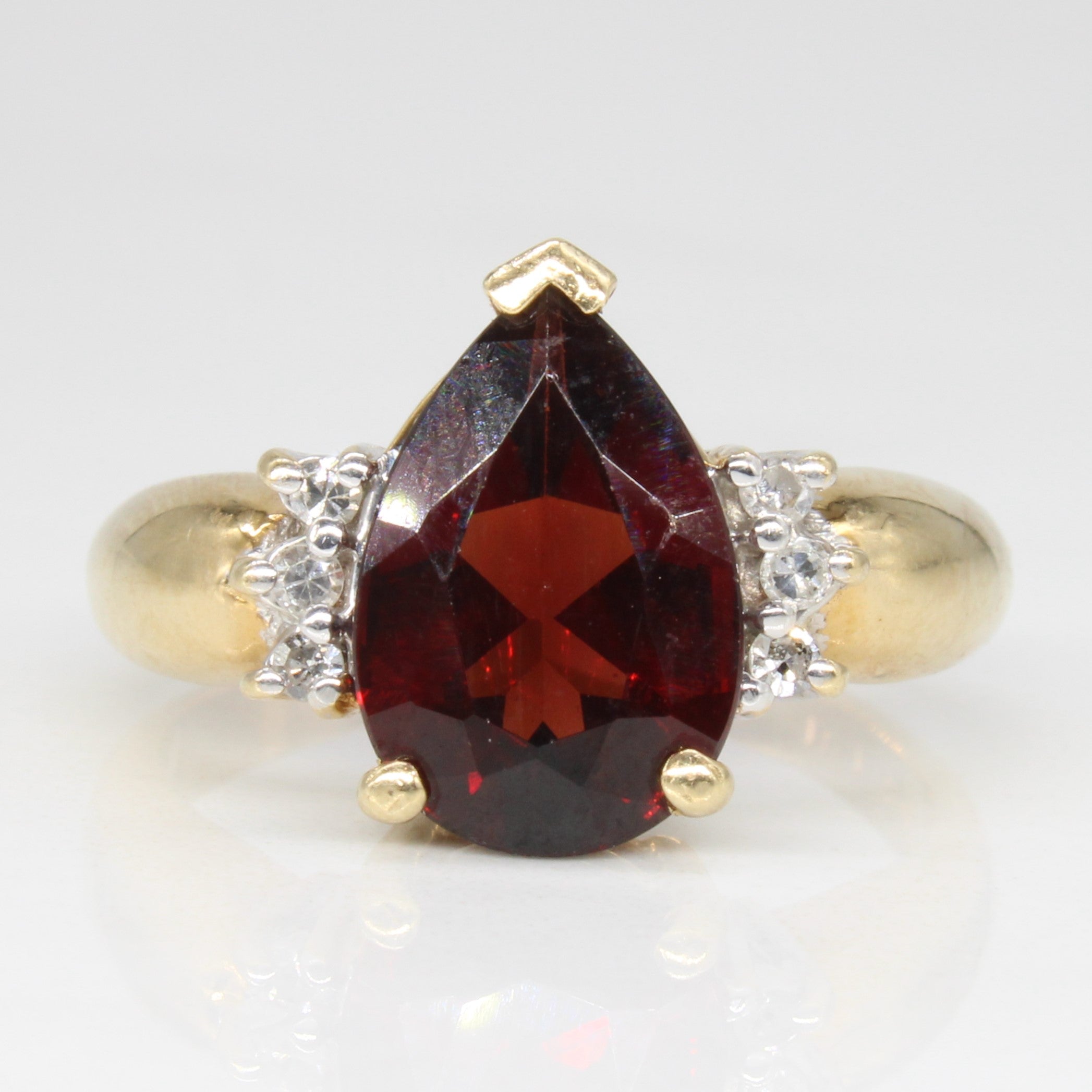Garnet & Diamond Cocktail Ring | 2.85ct, 0.06ctw | SZ 7.25 |