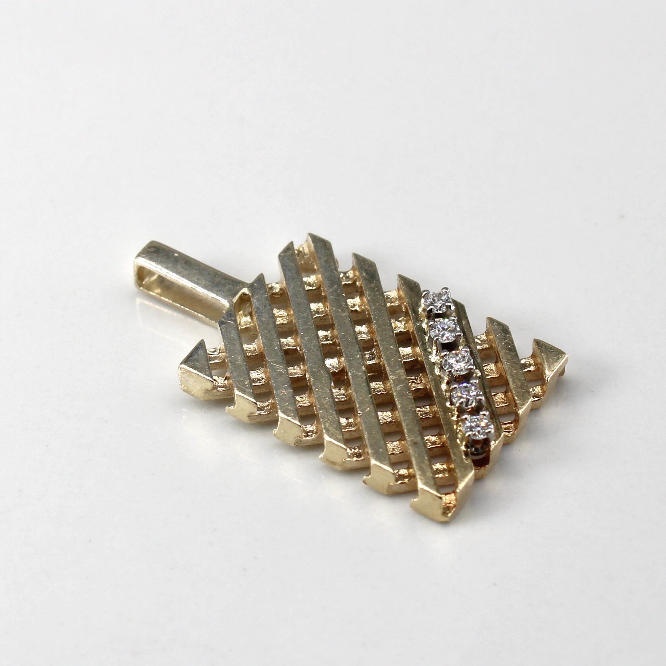 Textured Diamond Pendant | 0.10ctw |