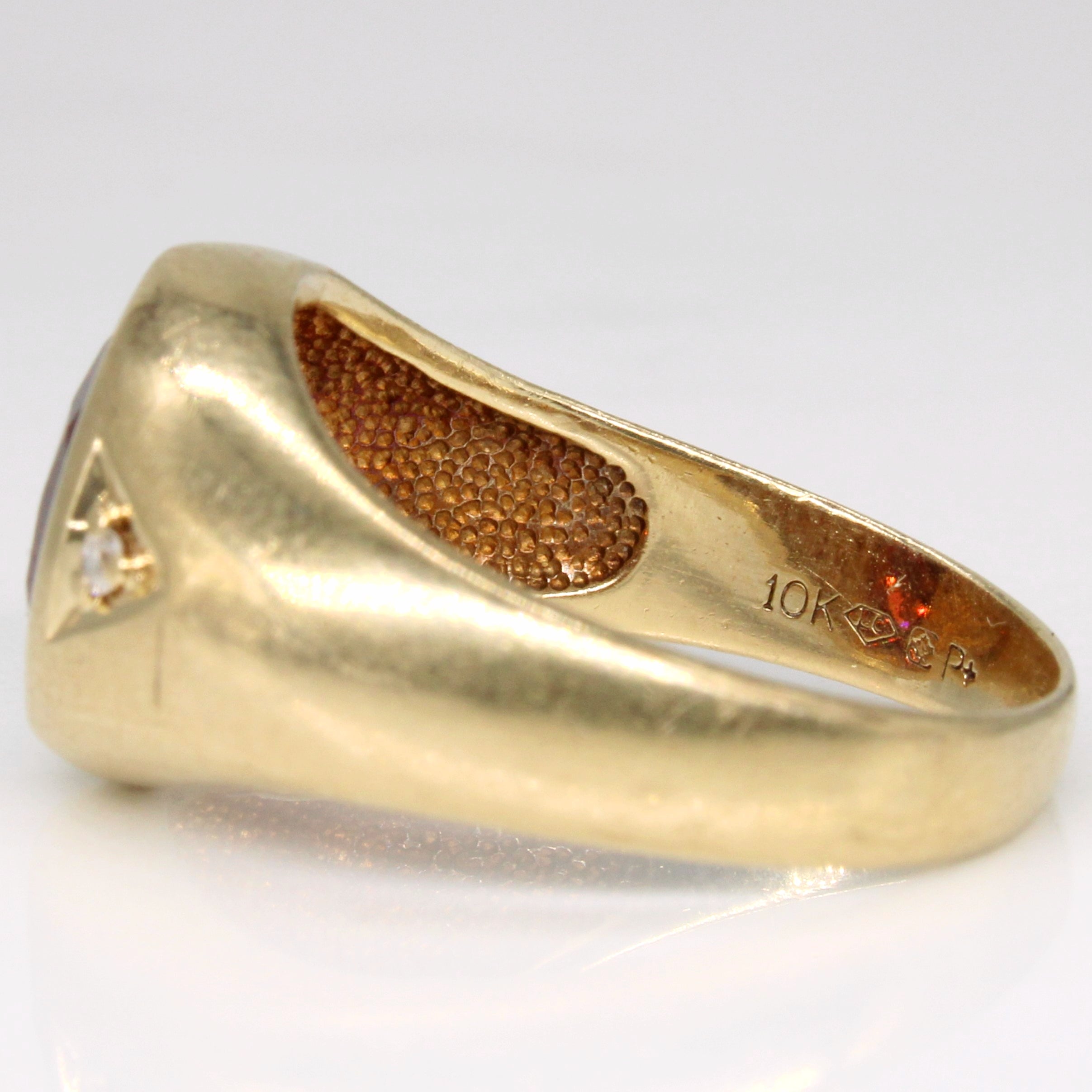 Bague cocktail en grenat et diamants | 2,80 ct, 0,02 ct au total | Taille 8 |