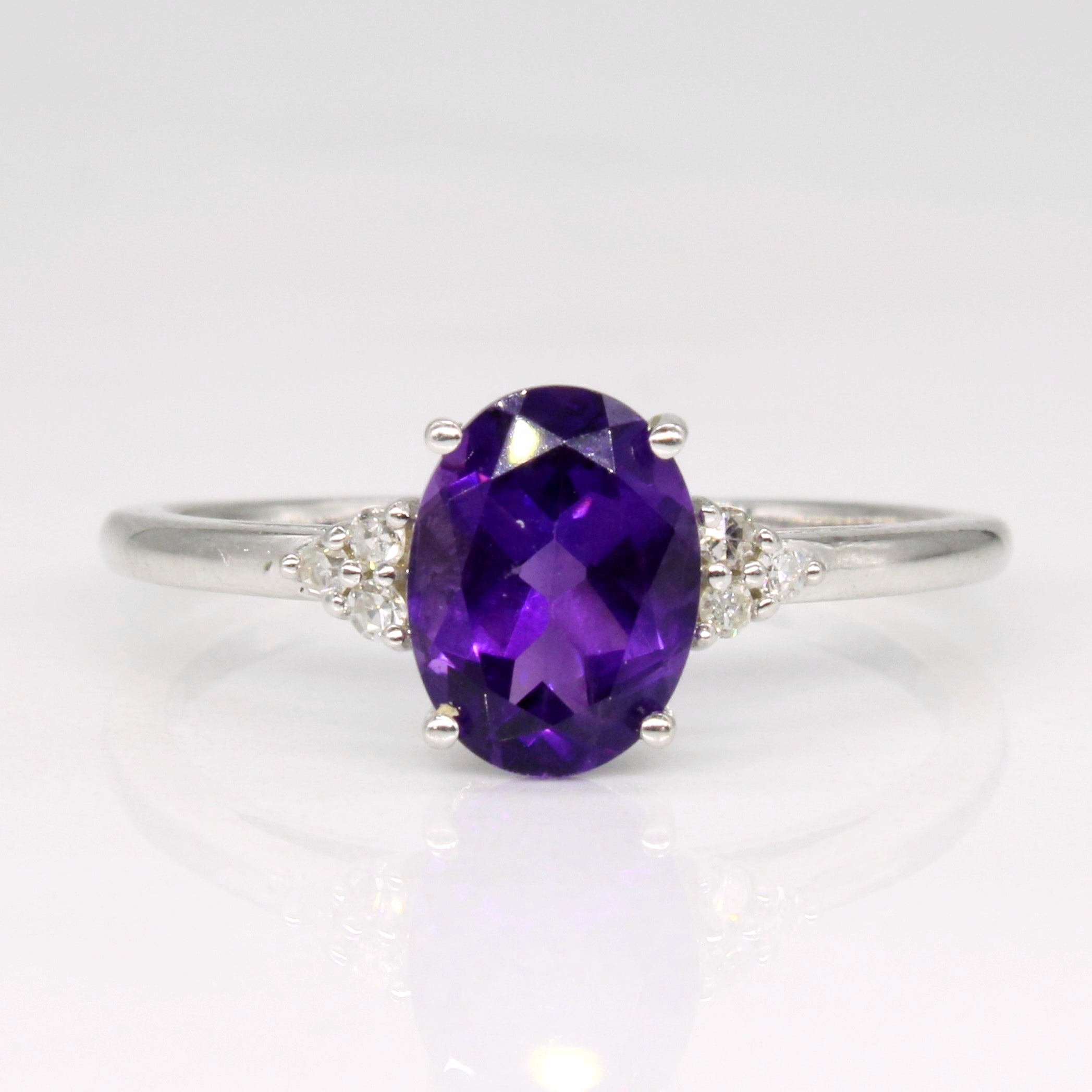 Bague en améthyste et diamants | 1,10 ct, 0,04 ct au total | Taille 6,75 |