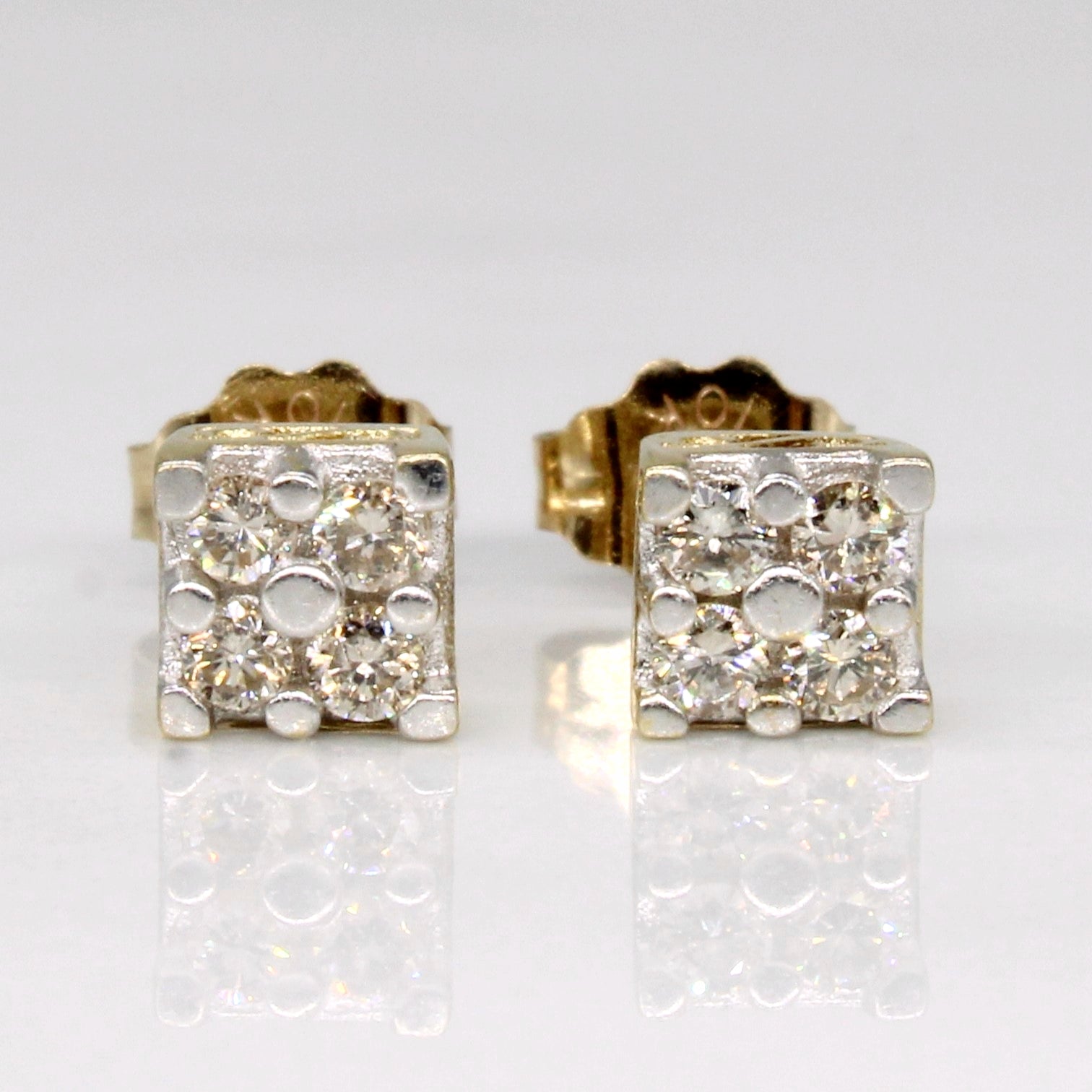 Boucles d'oreilles serties de diamants | 0,12 ct |