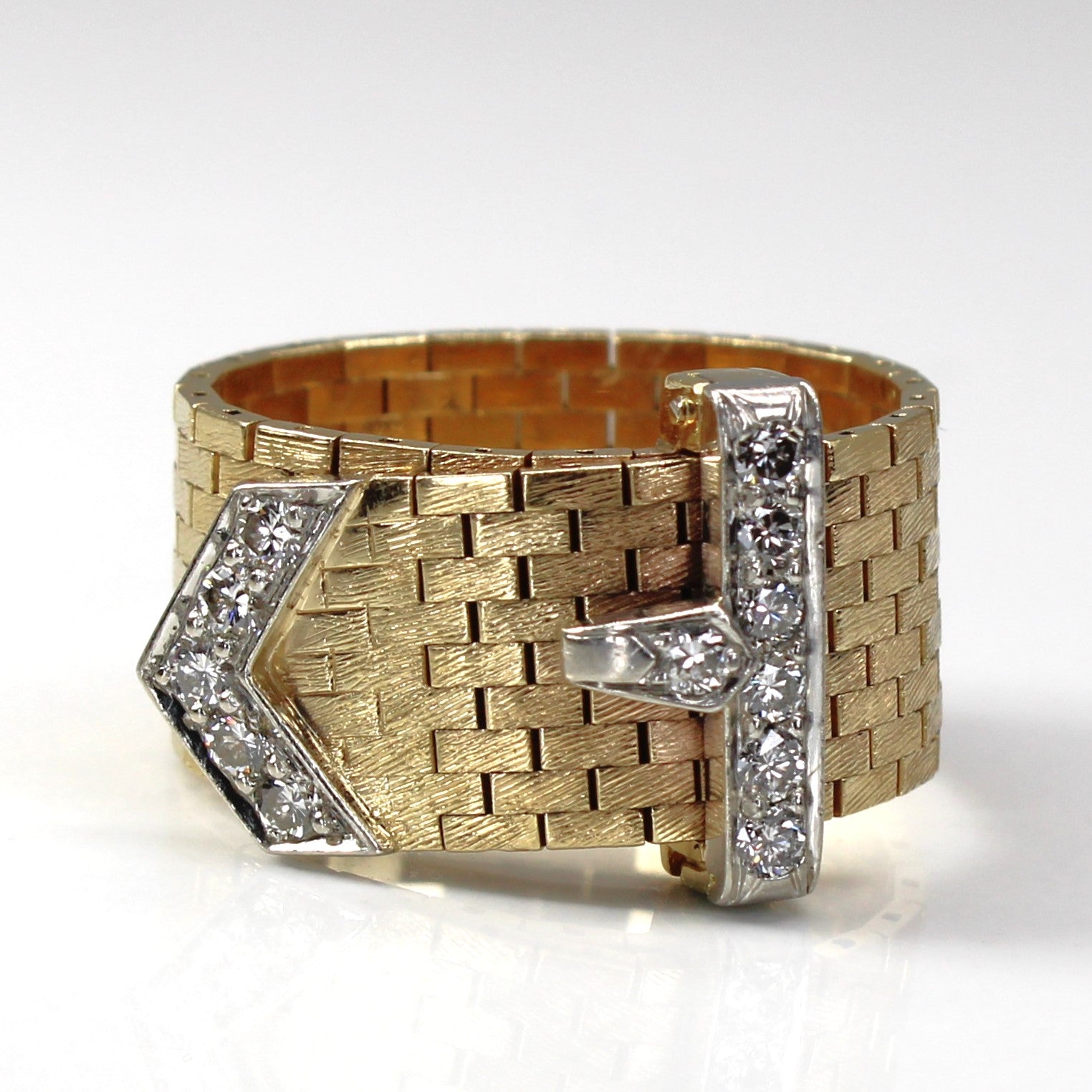 Bague en or avec boucle en diamant | 0,30 ct | Taille 7,75 |