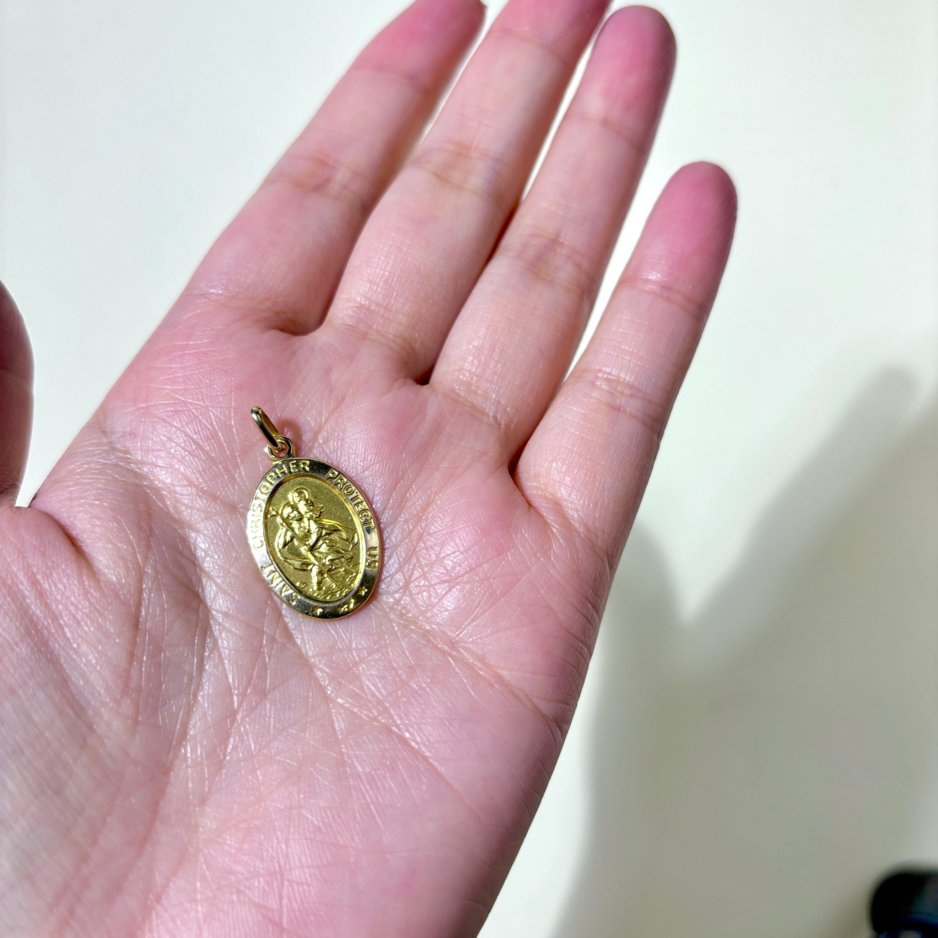 Pendentif médaillon Saint Christophe en or jaune 10 carats