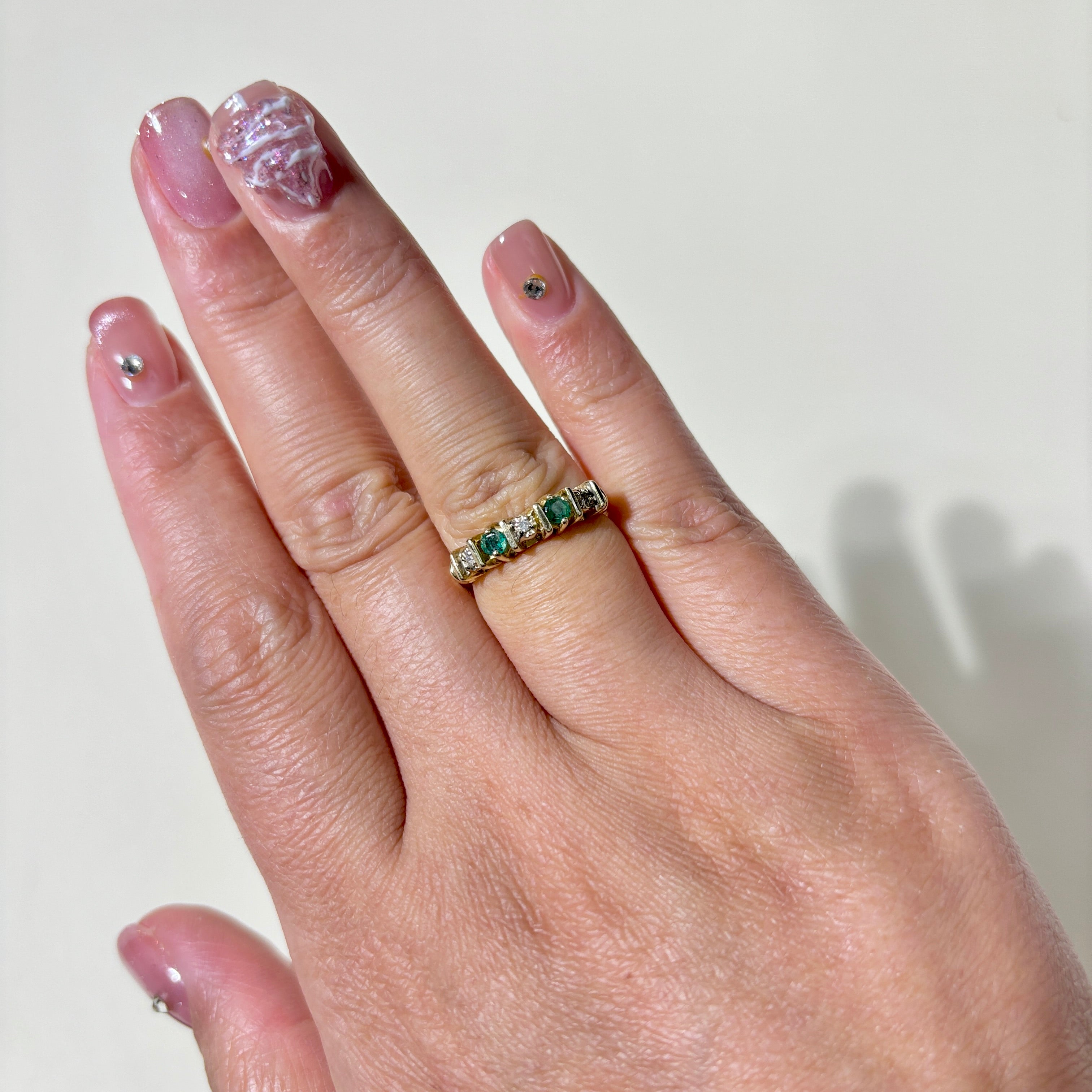 Bague en or jaune 14 carats avec émeraude et diamants | 0,16 ct, 0,02 ct au total | Taille 5 |
