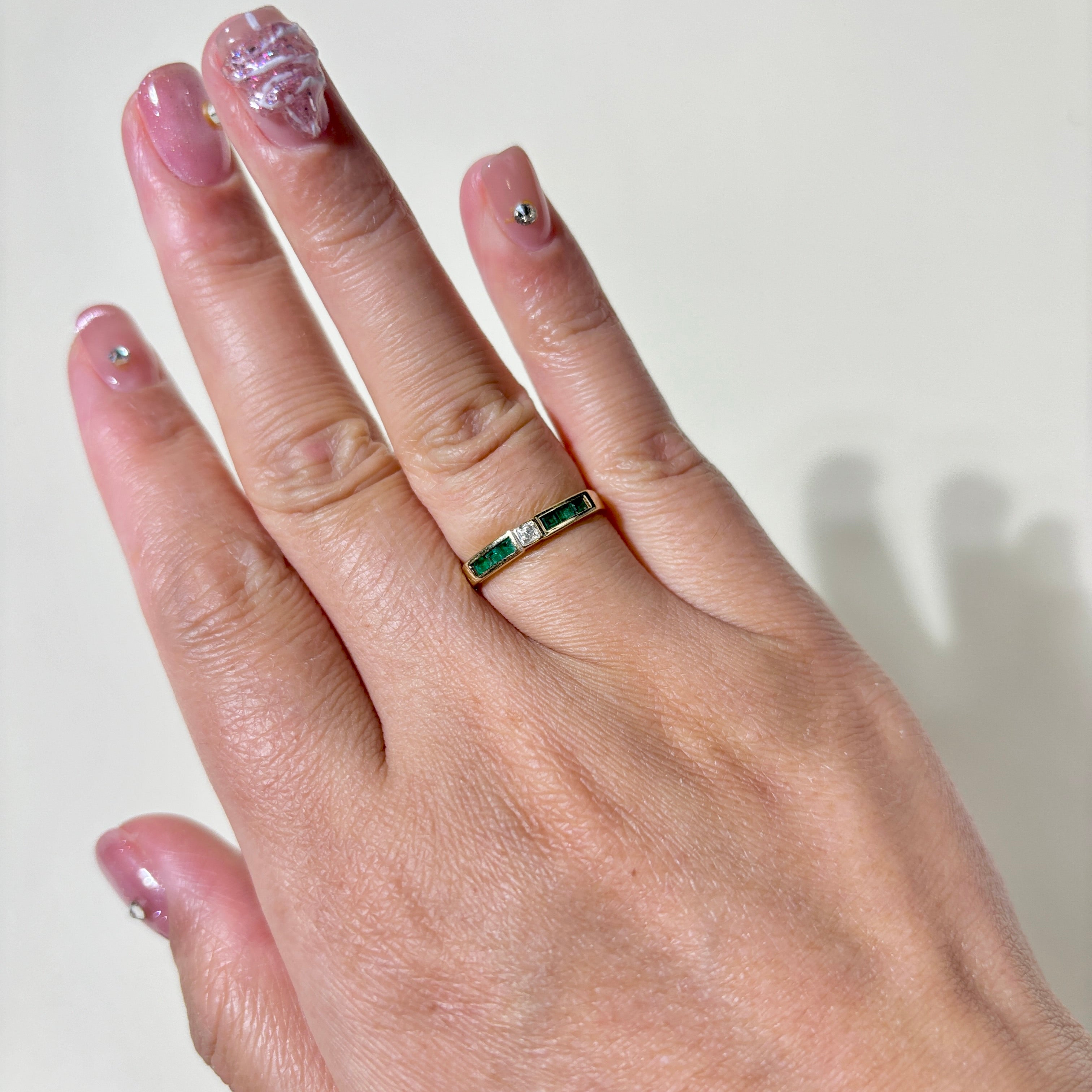 Bague en or jaune 14 carats avec émeraude et diamants | 0,13 ct au total, 0,01 ct | Taille 6,25 |