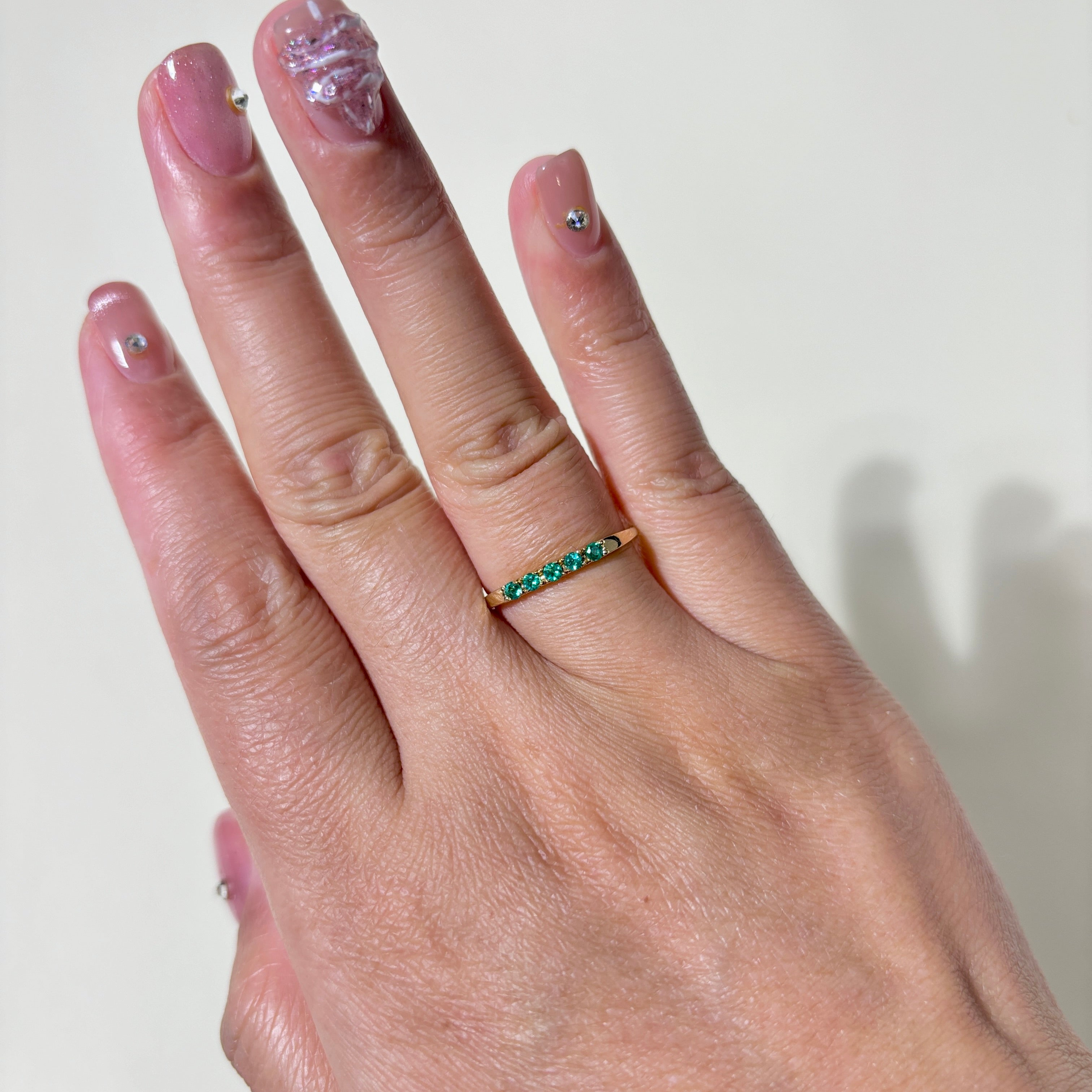 Bague en or jaune 14 carats et émeraude | 0,11 ct | Taille 7,25 |