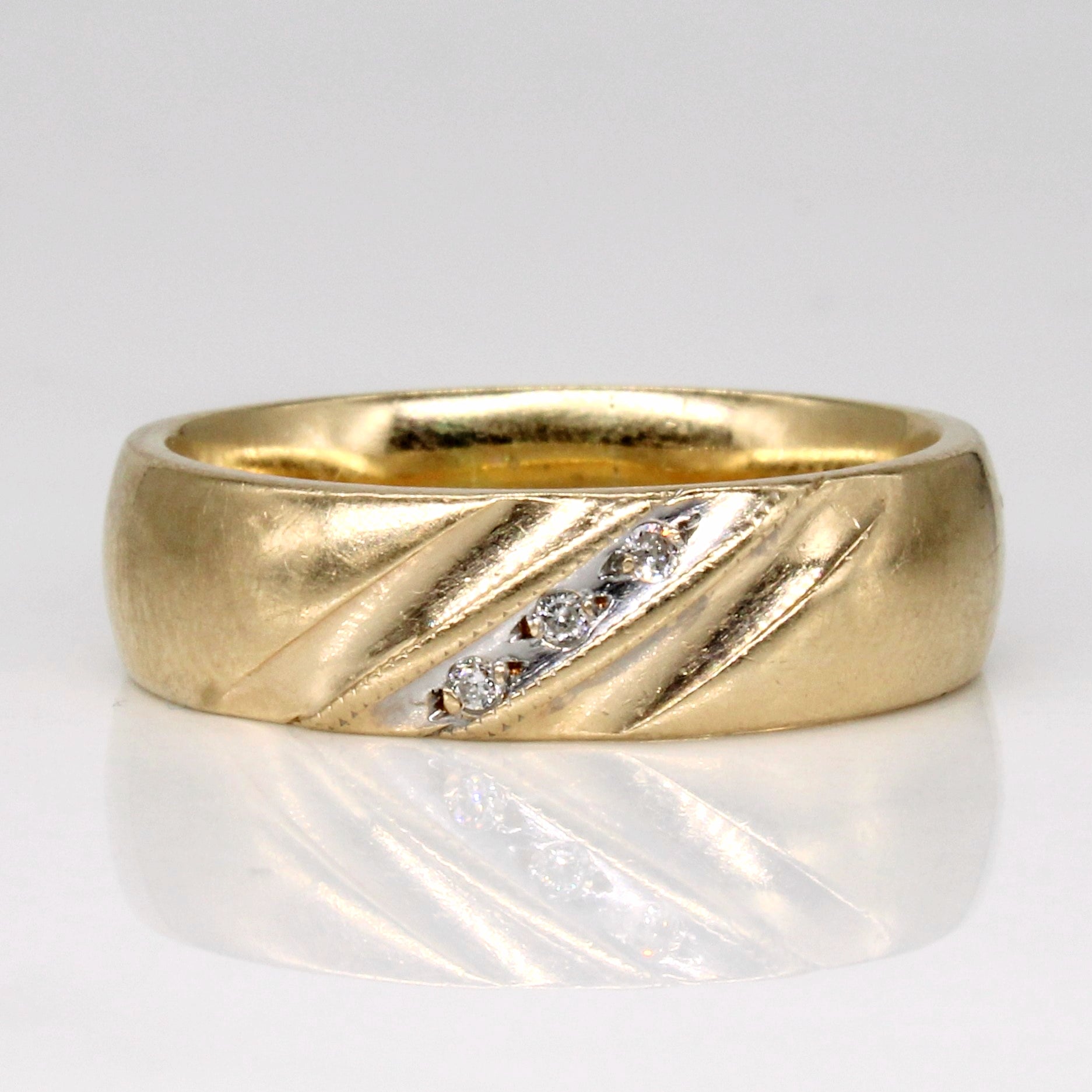 Diagonal Diamond Band | 0.03ctw | SZ 8 |