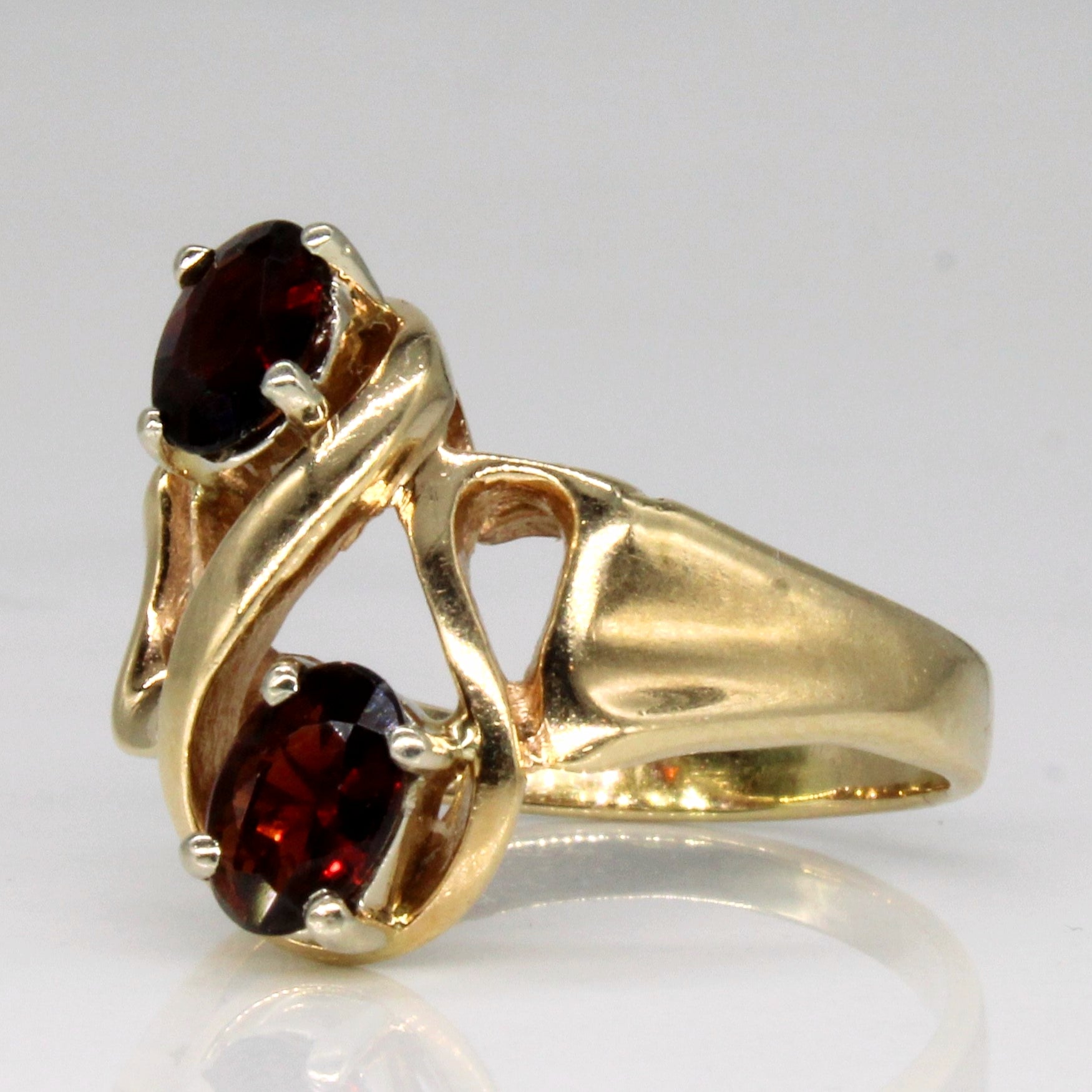 Abstract Garnet Ring | 0.74ctw | SZ 5.5 |