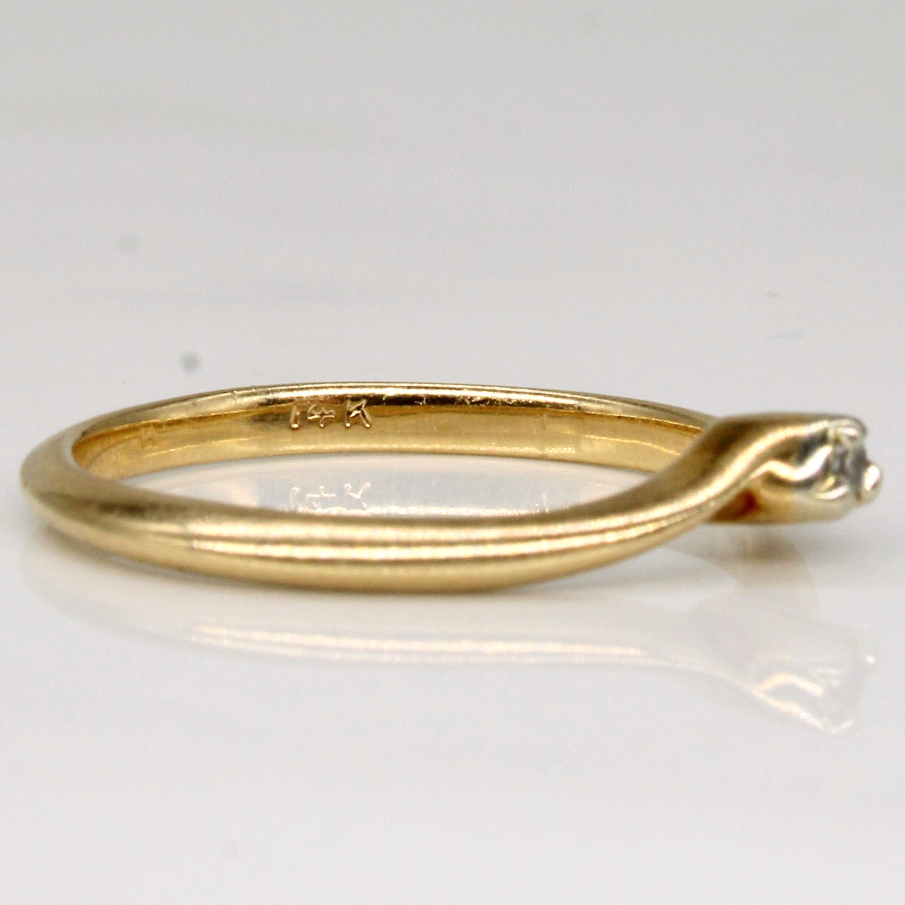 Diamond Chevron Ring | 0.02ct | SZ 5.75 |