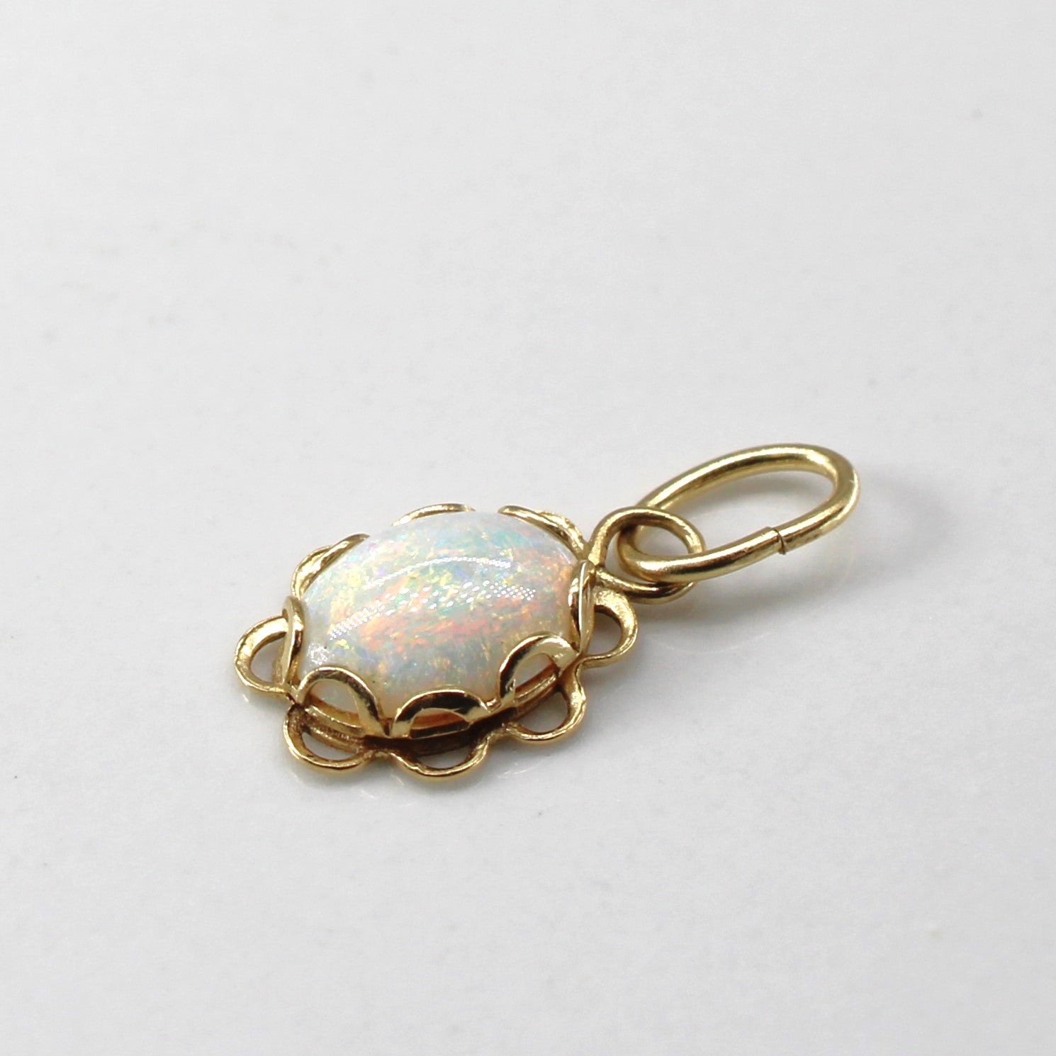 Cabochon Opal Pendant | 0.38ct |