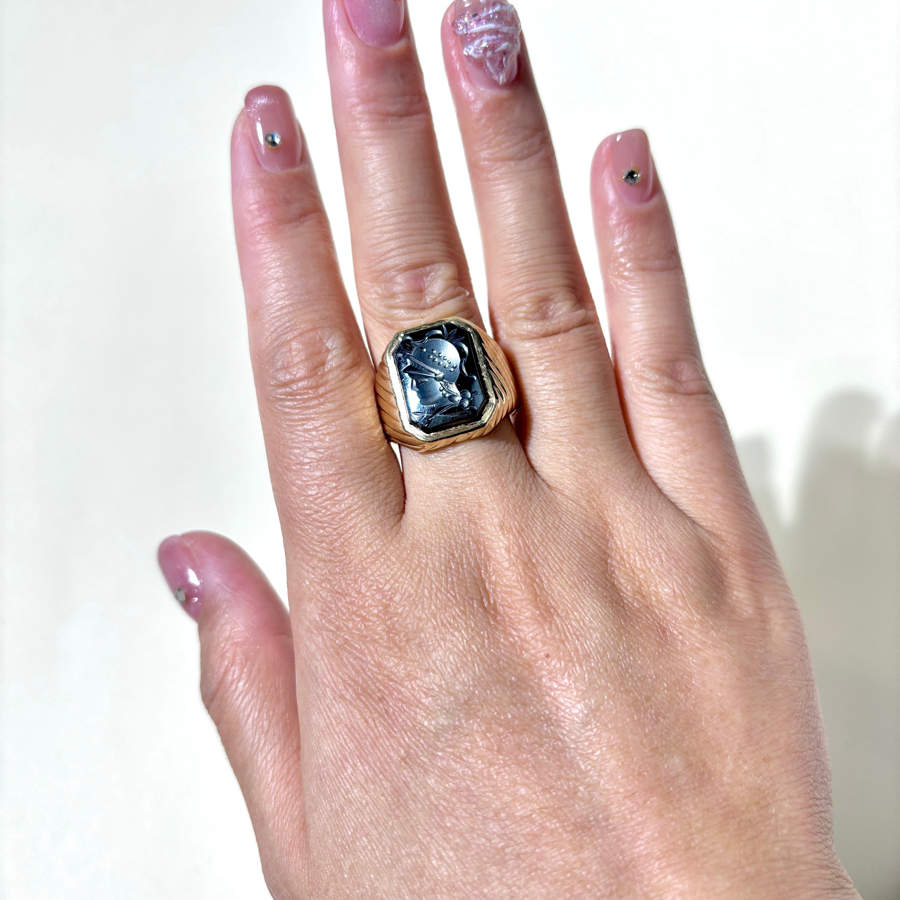 10K Yellow Gold Carved Hematite Ring | 4.70ct | SZ 9.25 |