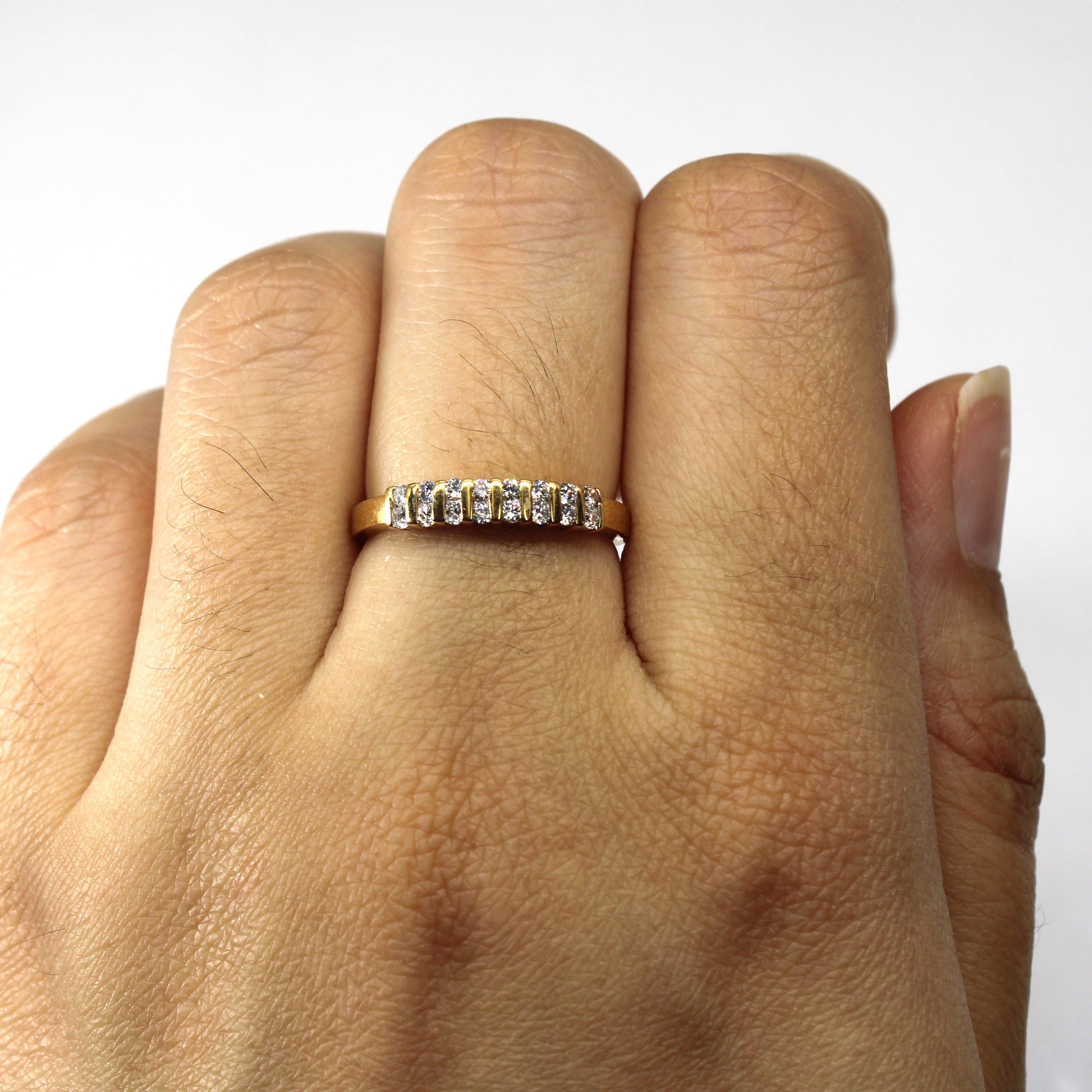 Bague sertie de diamants en canal | 0,16 ct | Taille 6,5 |
