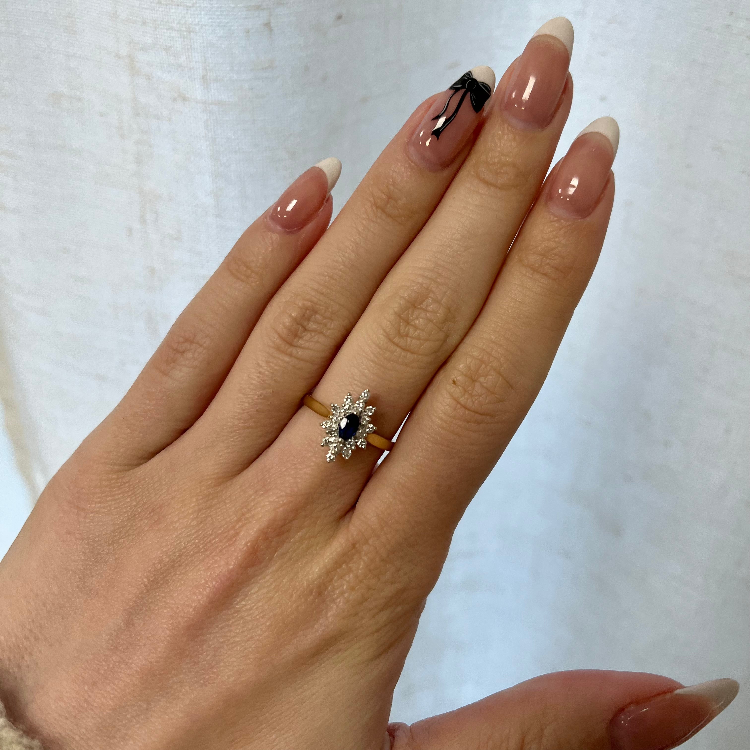 Diamond Halo & Sapphire Ring | 0.20ctw, 0.12ct | SZ 5.25 |