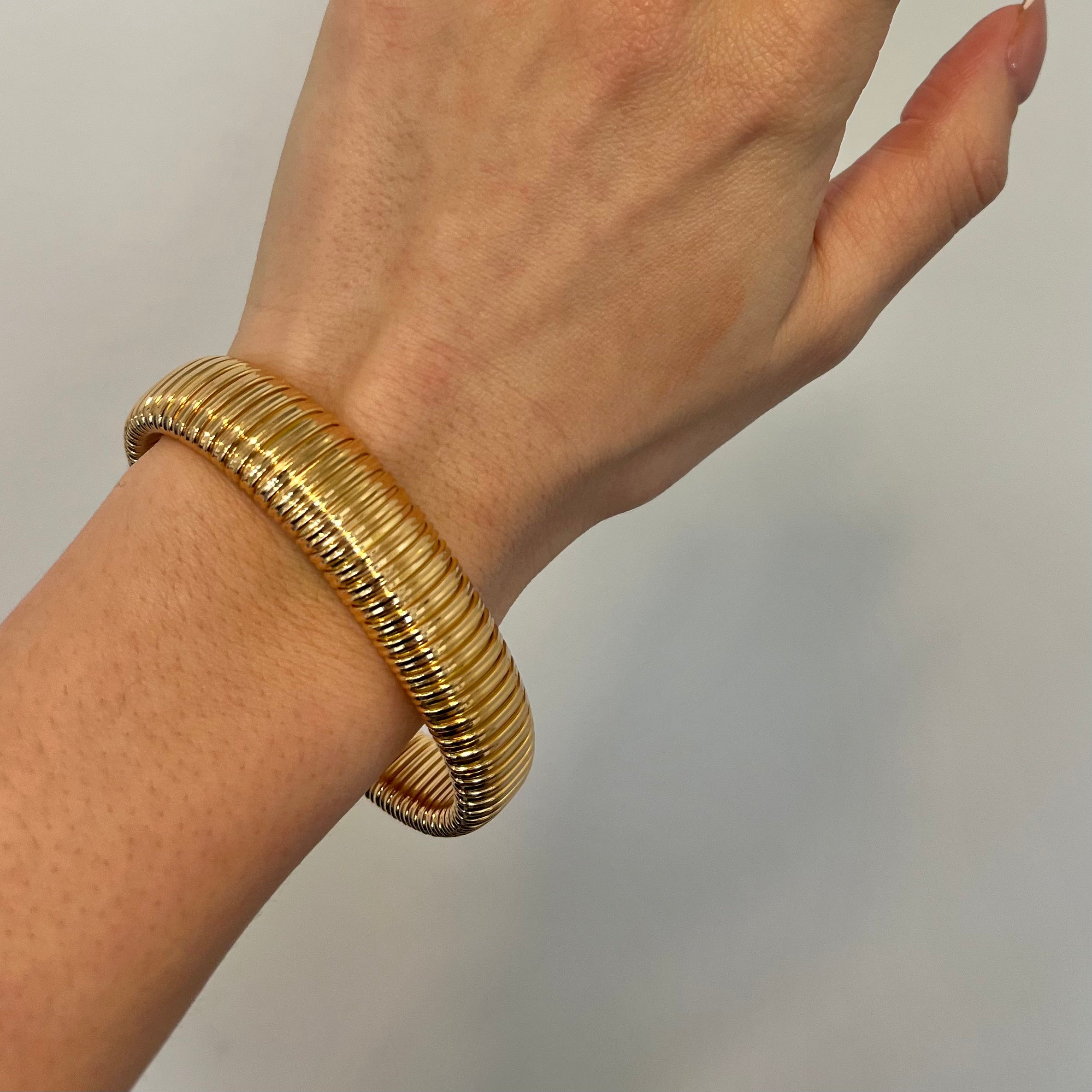 Vintage 18k Gold Wide Gas Pipe Bracelet | 7.75" |