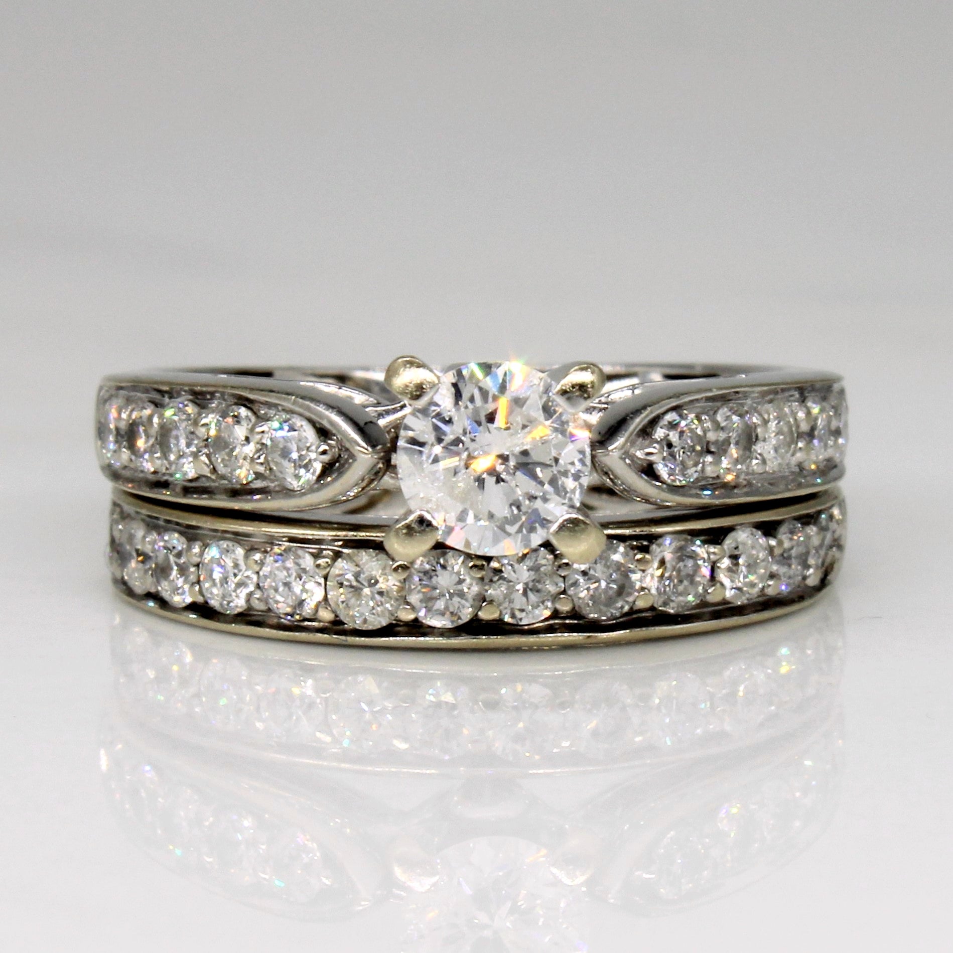 Diamond Wedding 18k Ring Set | 0.91ctw | SZ 4 |