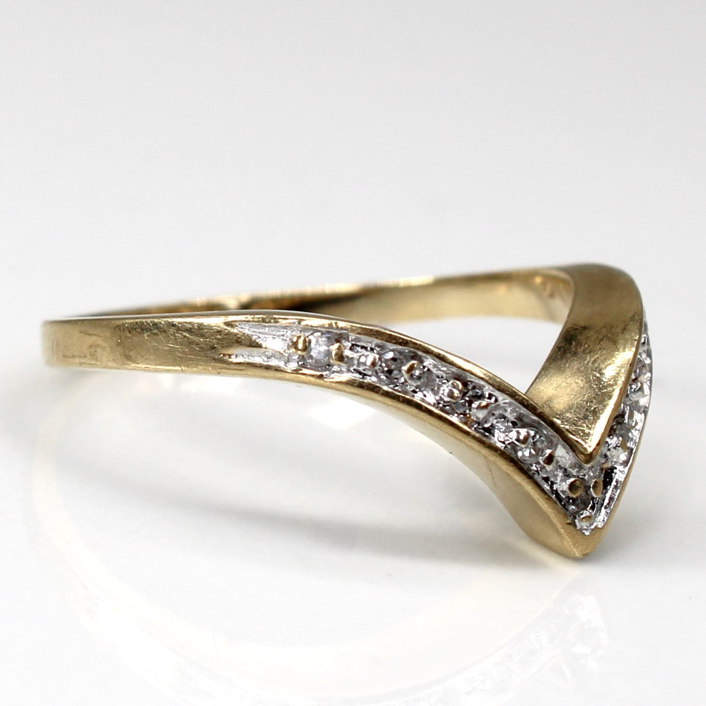Diamond Chevron Ring | 0.05ctw | SZ 7.25 |