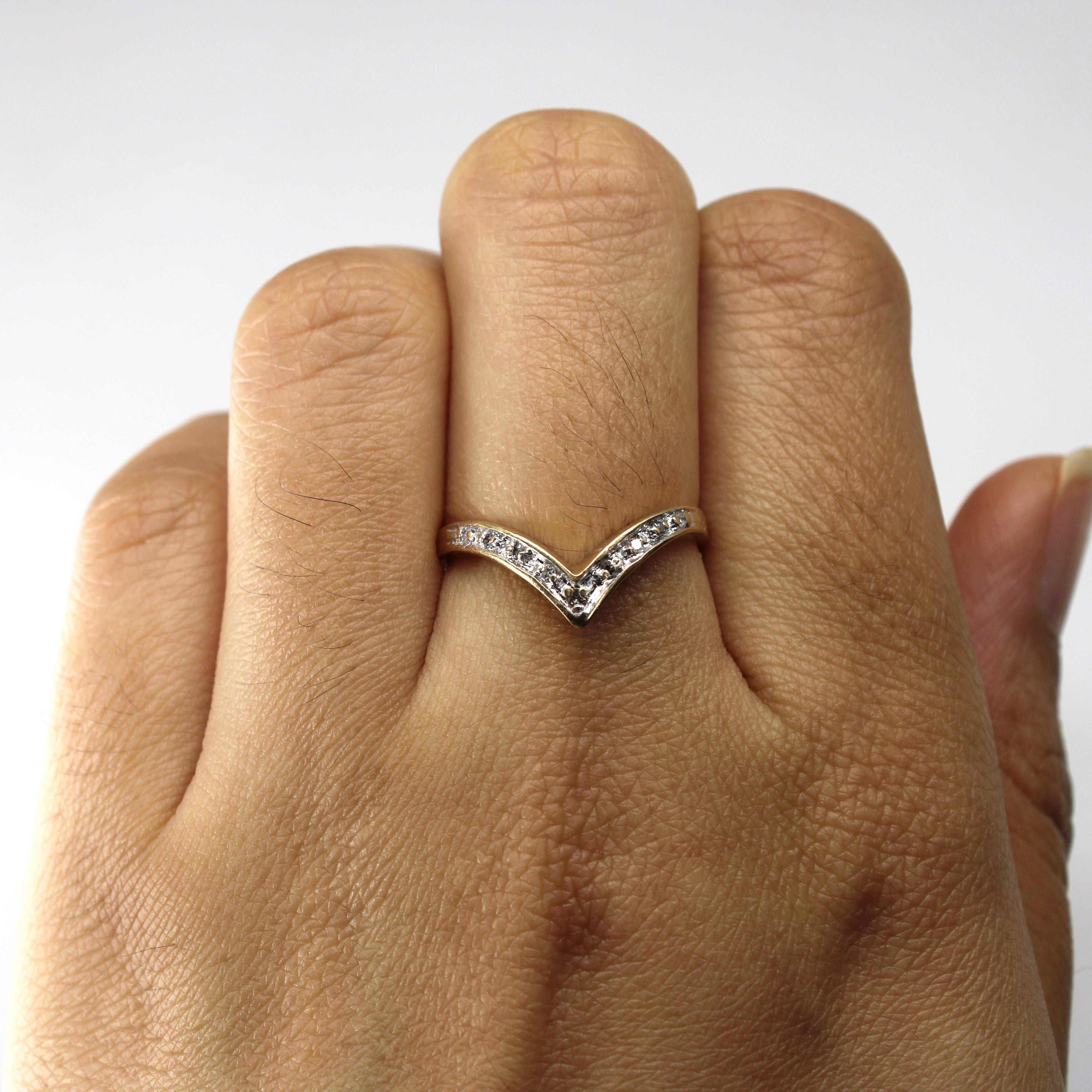 Diamond Chevron Ring | 0.05ctw | SZ 7.25 |