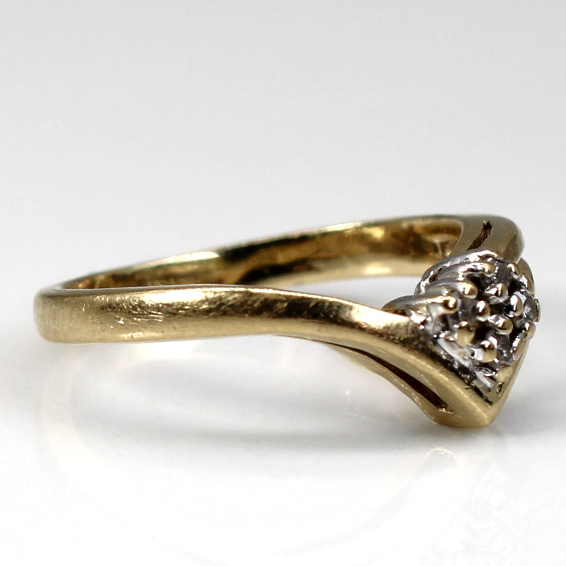 Bague en diamants à motif chevron | 0,03 ct | Taille 2 |