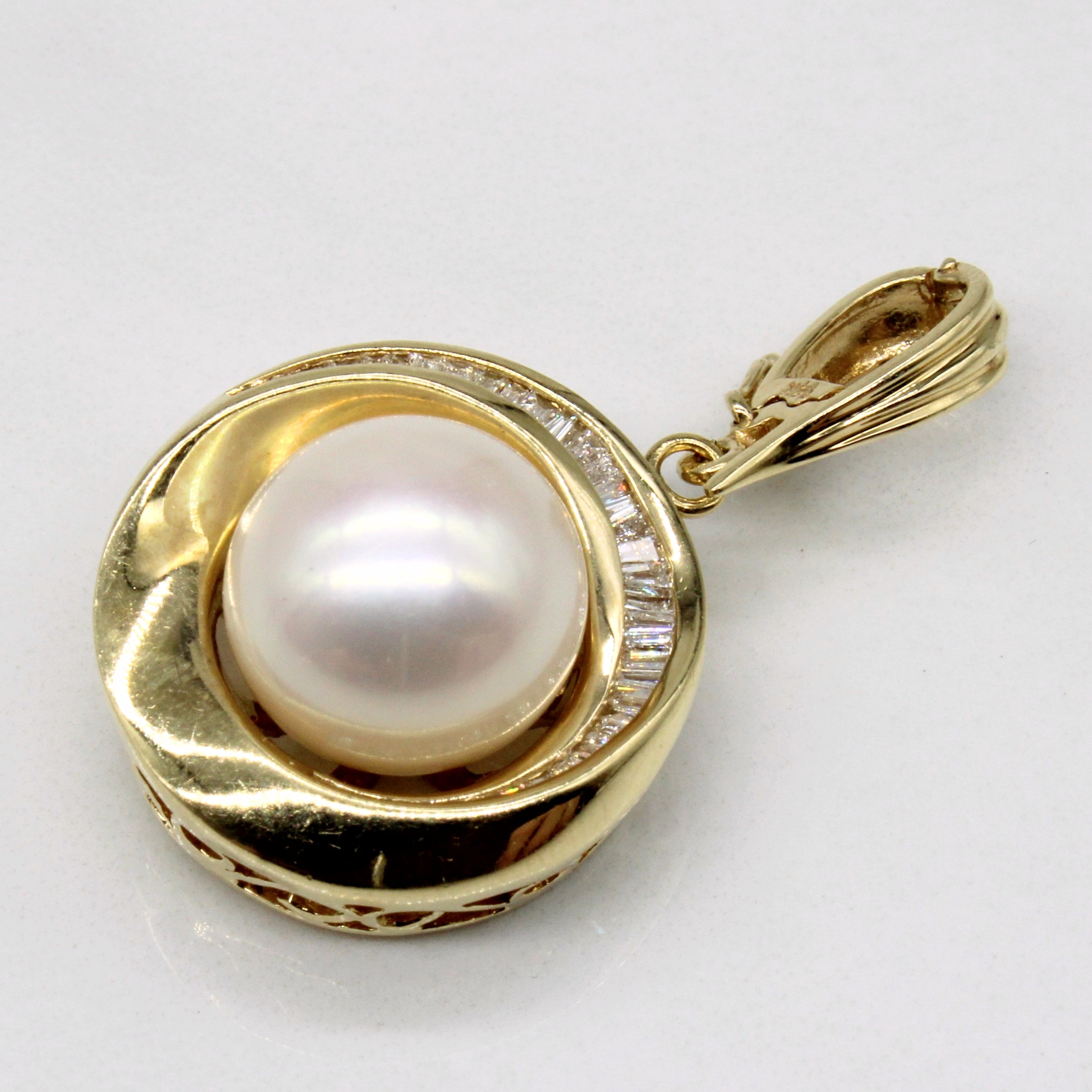 Pearl & Diamond Pendant | 0.50ctw |