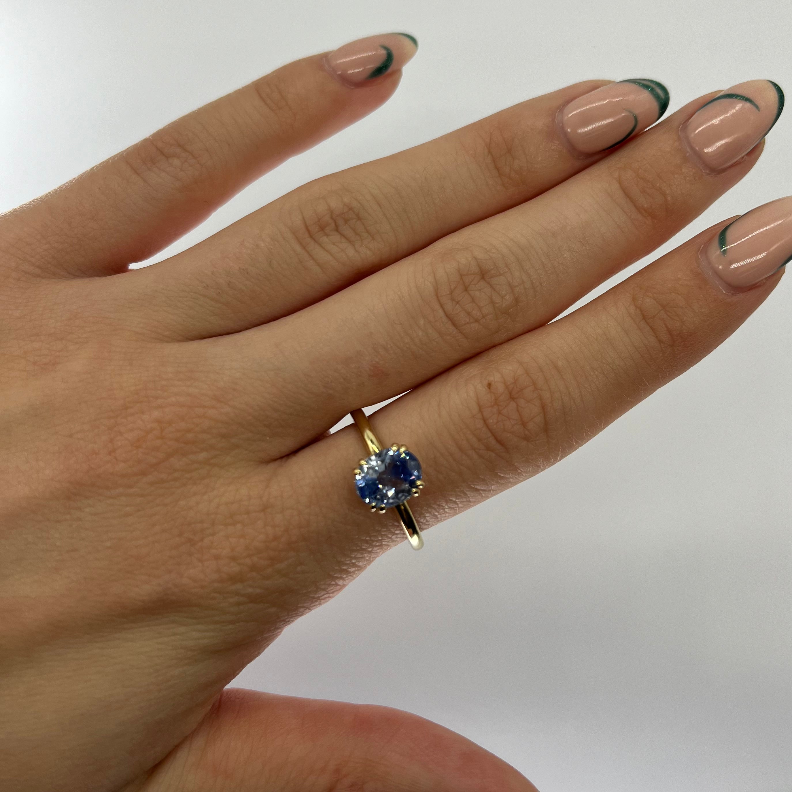 Bague saphir ovale de Ceylan « 100 façons » | 2,30 ct | Taille 6,75 |