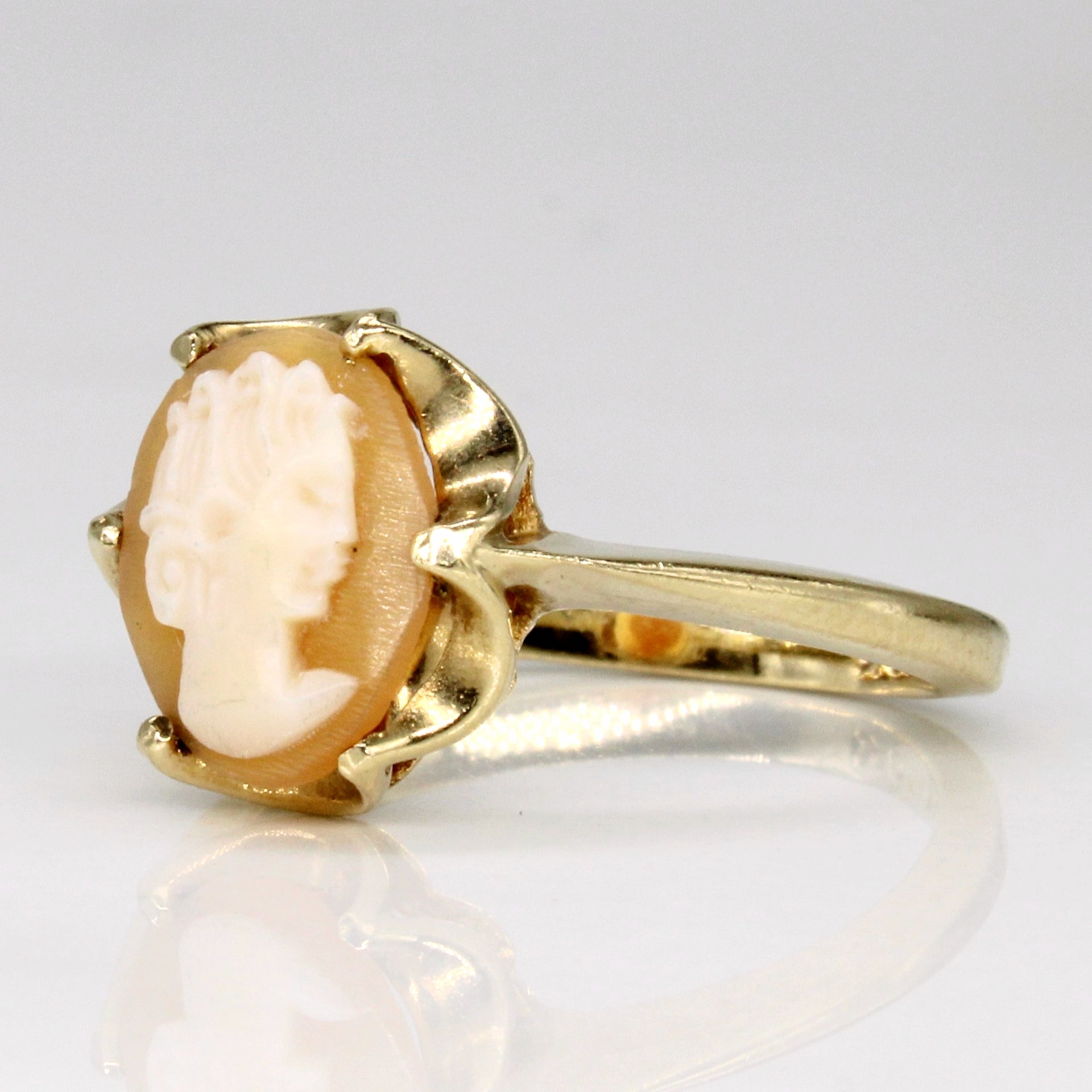 Carved Shell Cameo Ring | 1.00ct | SZ 5.5 |