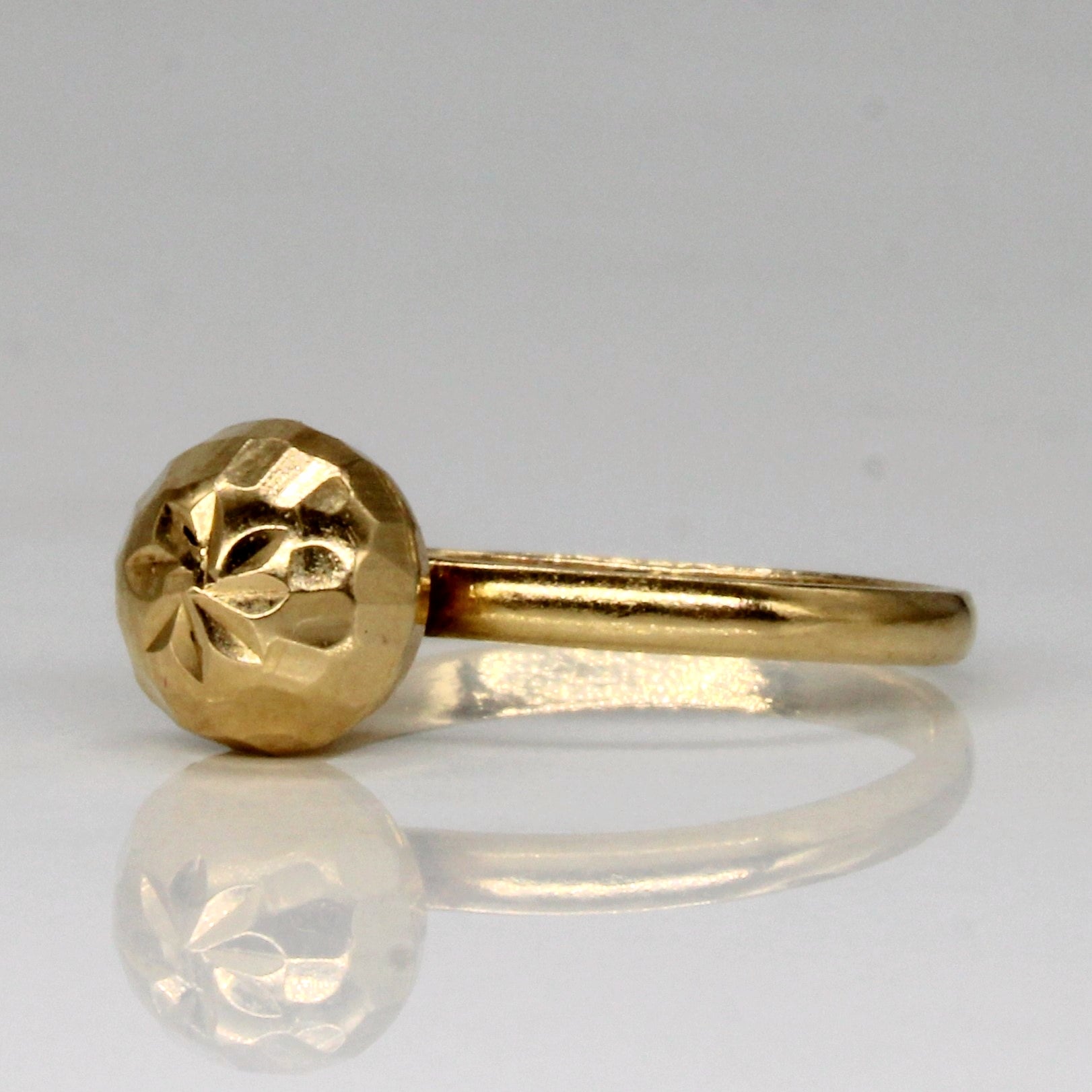 18k Yellow Gold Globe Ring | SZ 5.25 |