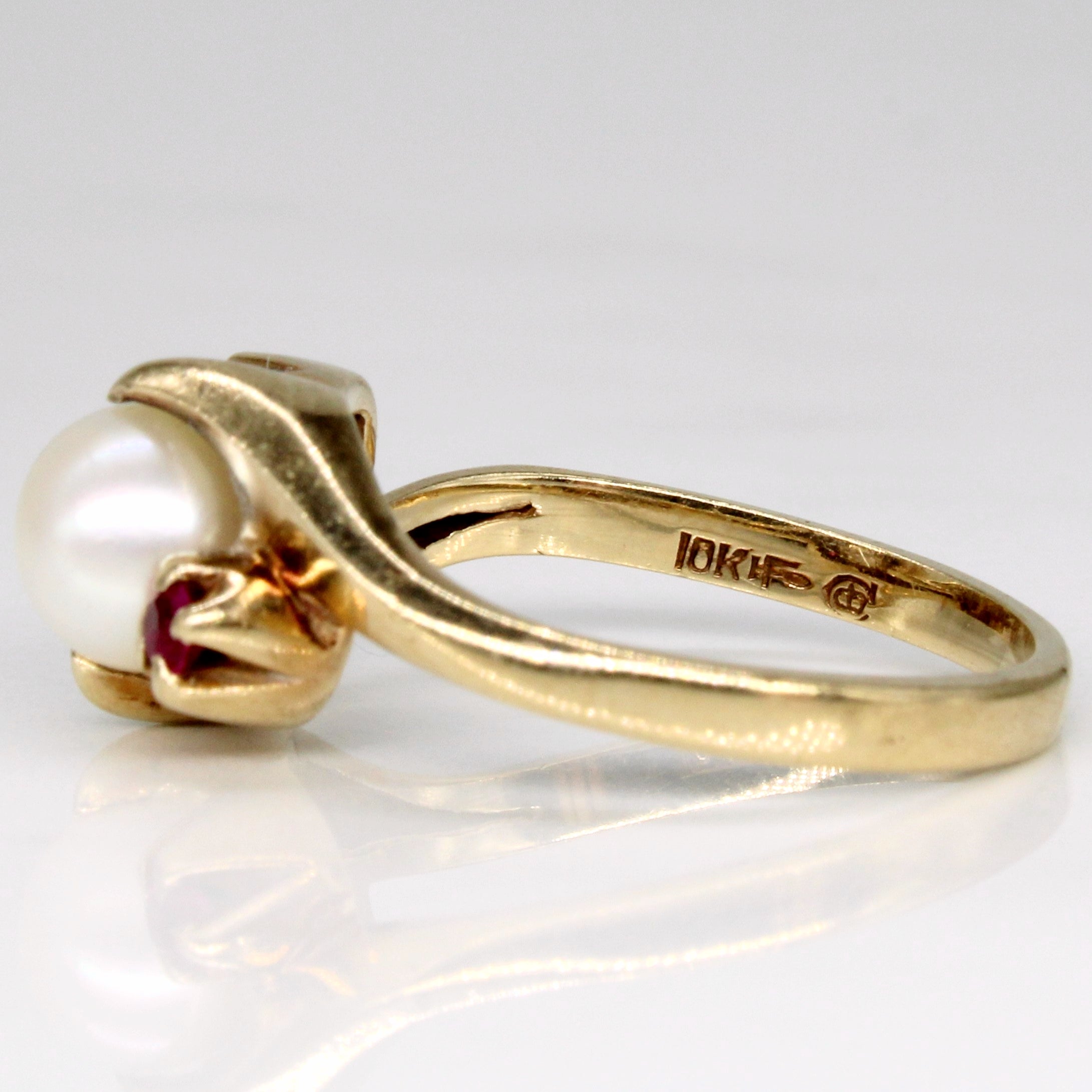 Simulant Pearl & Synthetic Ruby Ring | 0.10ctw | SZ 6 |