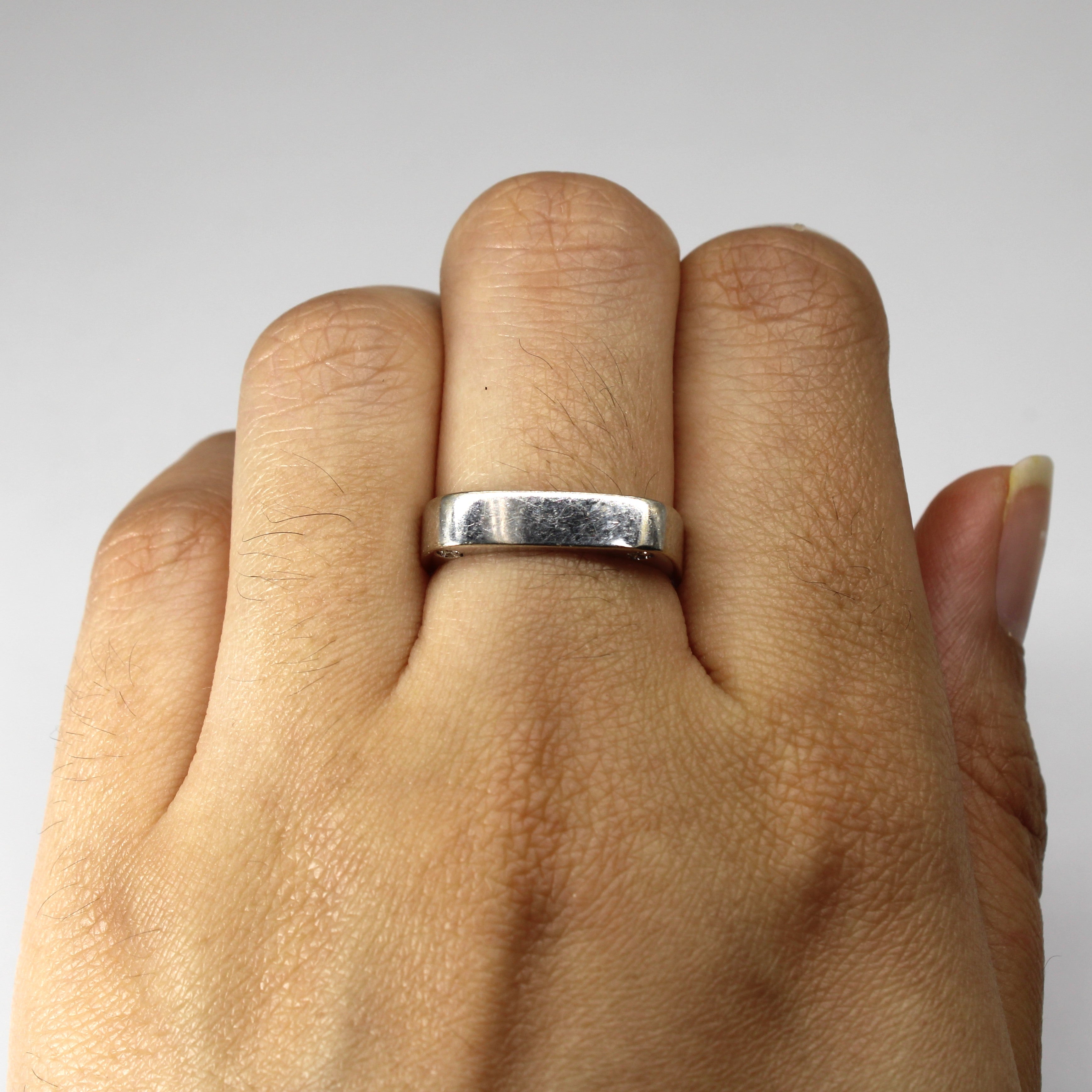 Flush Set Diamond Solid Square Gold Band | 0.20ctw | SZ 7 |