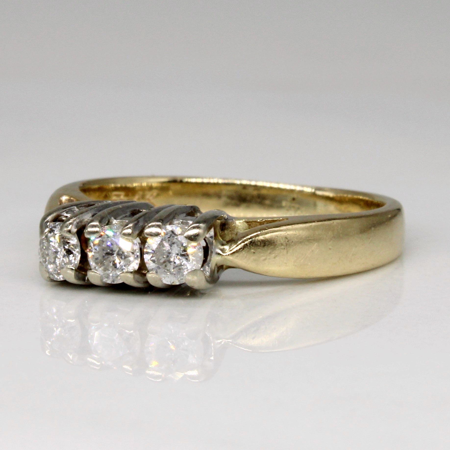 Three Stone Diamond Ring | 0.25ctw | SZ 4 |