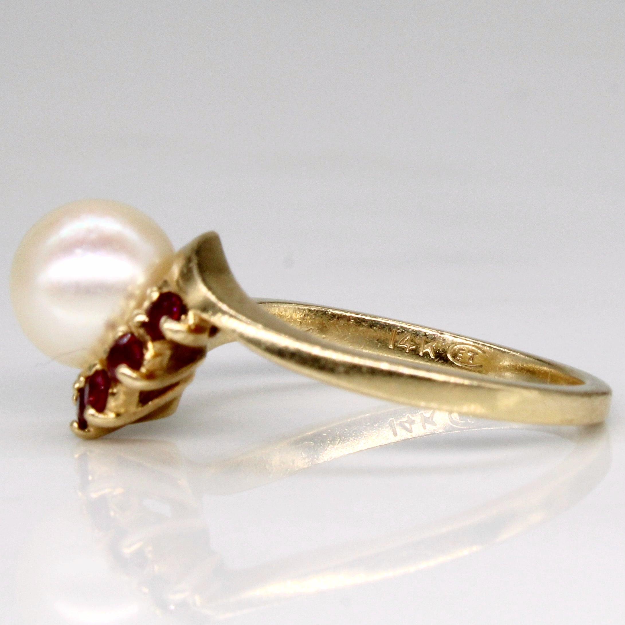 Pearl & Synthetic Ruby Ring | 0.12ctw | SZ 5.75 |